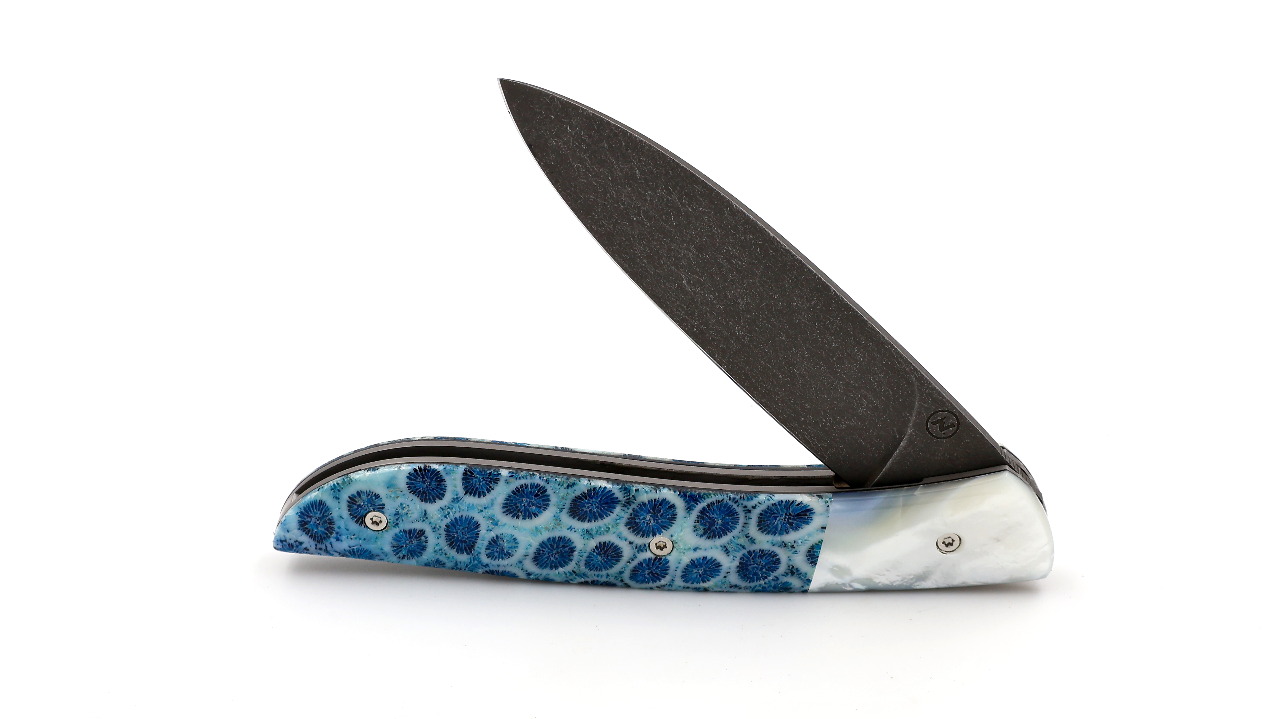 Atelier NÉVÉ Tim Bernard mother of pearl and coral stonewashed blade