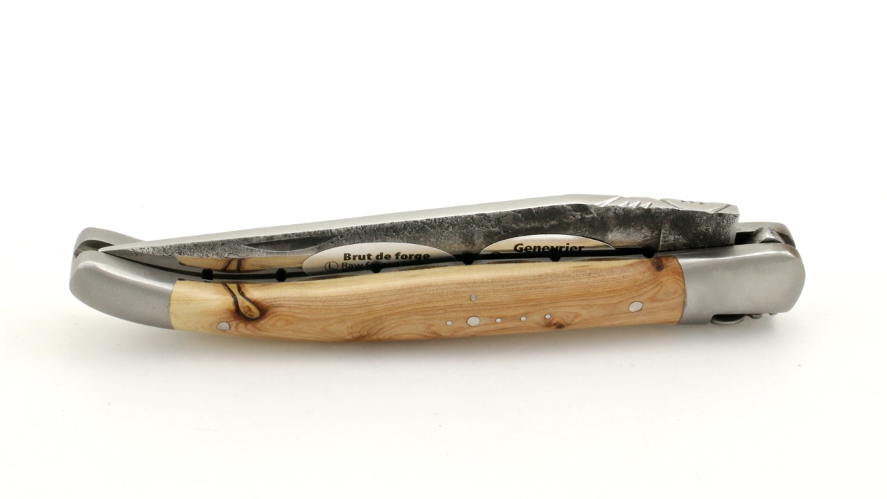 Laguiole en Aubrac Brut de Forge Juniper with chiseled plates mat 12 cm