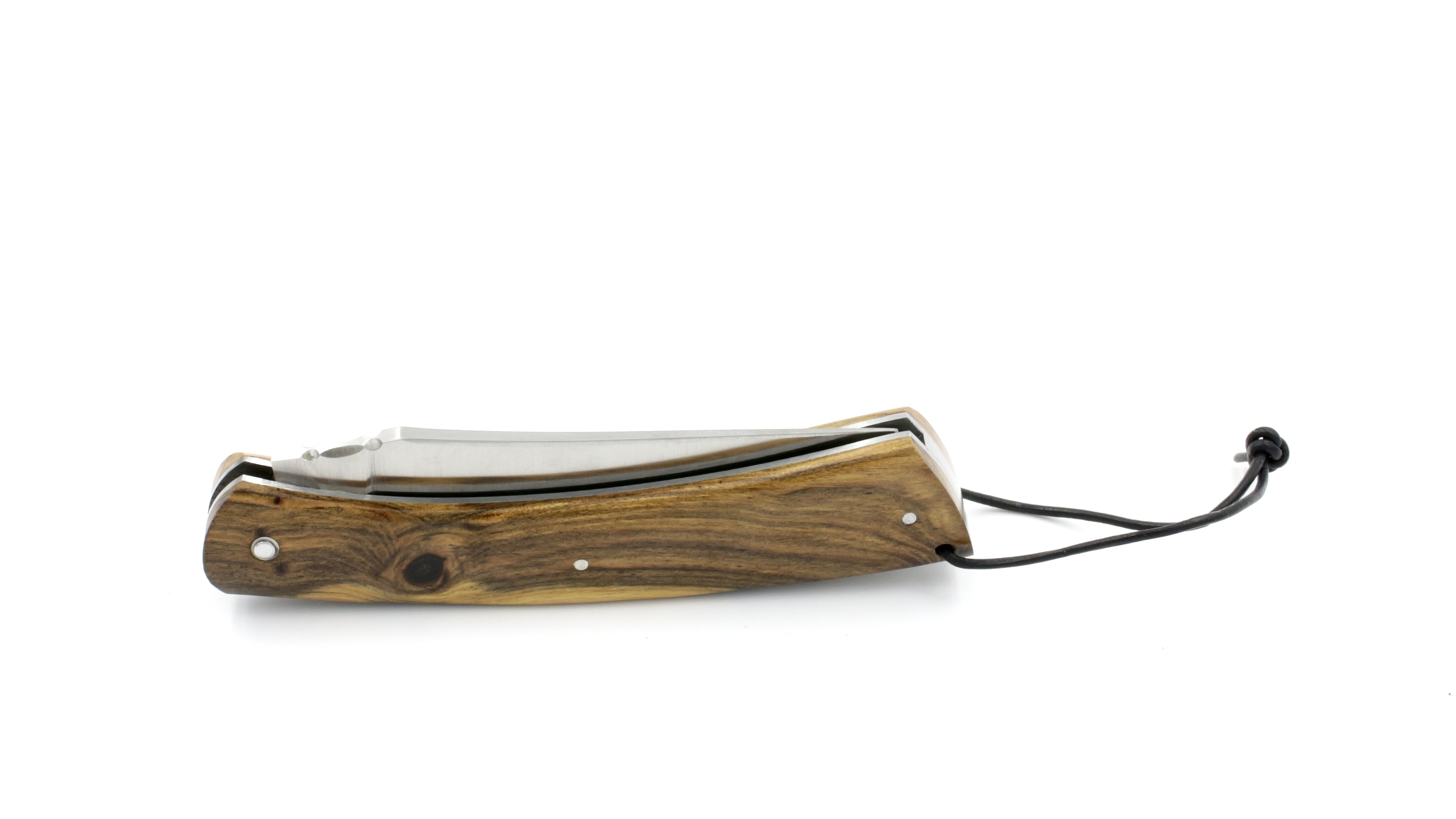 Laguiole en Aubrac CAMEMBERT knife pistazio with guillochage