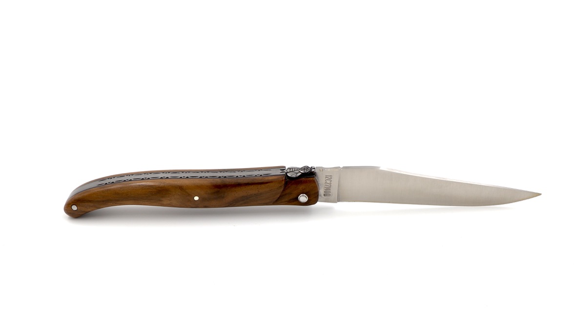 Laguiole en Aubrac walnut burlwood full handle chisled plates 3-D bee 12 cm