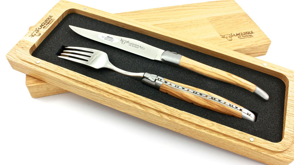 Laguiole en Aubrac Laguiole cutlery Olivewood 1 knife and 1 fork