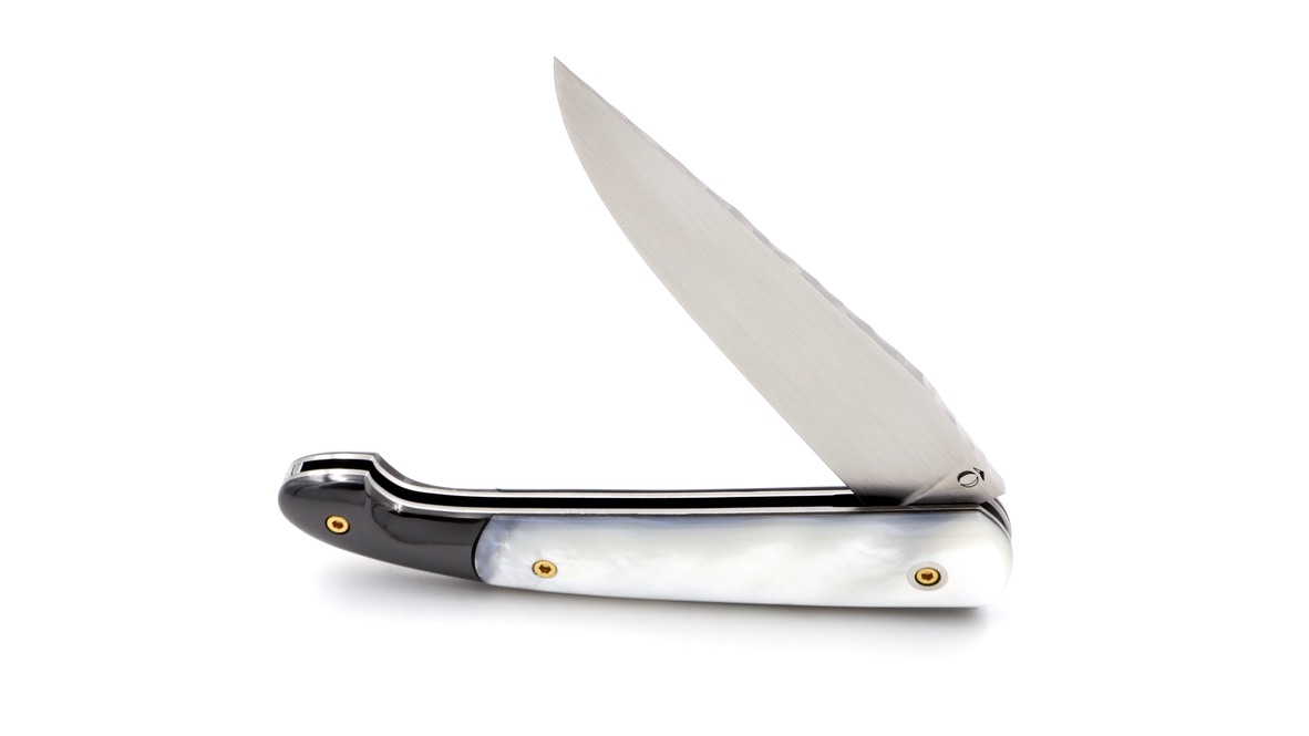 Atelier Odae Le PASSAGER mother of pearl and zirconium
