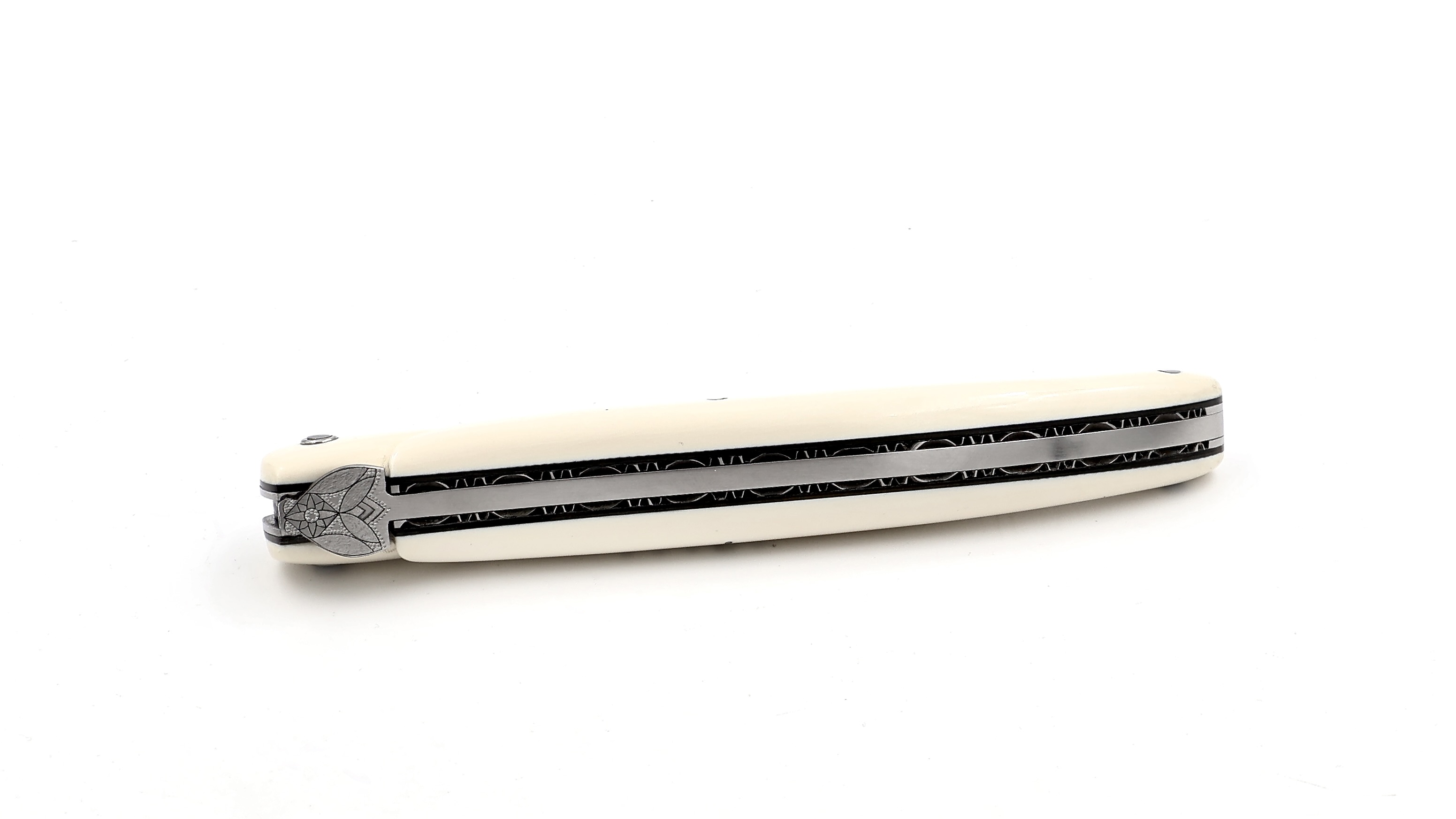 Laguiole en Aubrac Bienenkönigin Mammutelfenbein guillochiert massiver Griff 12 cm 