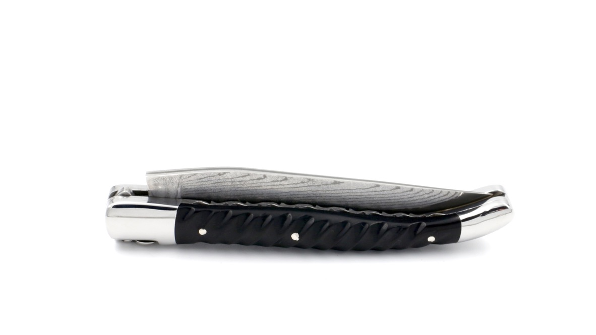 A222284C-6720-4C0D-8BC5-4197078FECBA_1_105_c Laguiole en Aubrac double plate knife jap. damascus twisted Ebony 12 cm