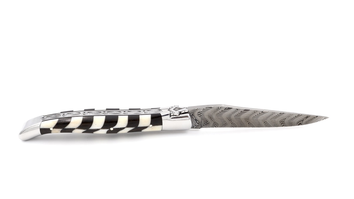 Laguiole en Aubrac freemason cow bone and Ebony  DSC® damascus 12 cm Laguiole en Aubrac freemason cow bone and Ebony  DSC® damascus 12 cm