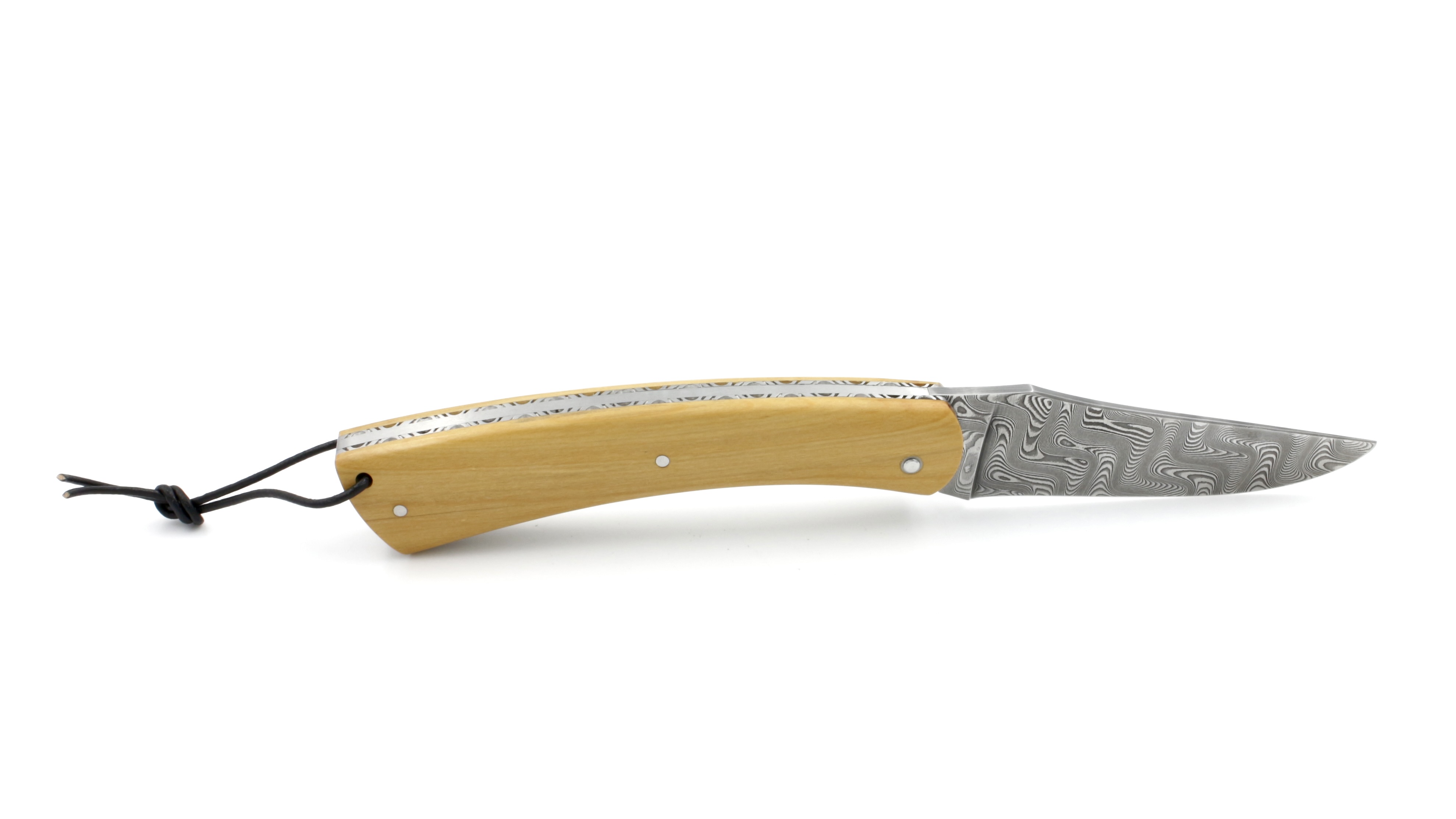 Laguiole en Aubrac CAMEMBERT knife boxwood with guillochage DSC® Carbondamast