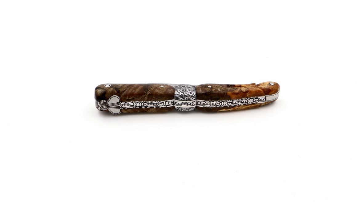 Laguiole en Aubrac Laguiole knife burl of beech wood 12 cm 