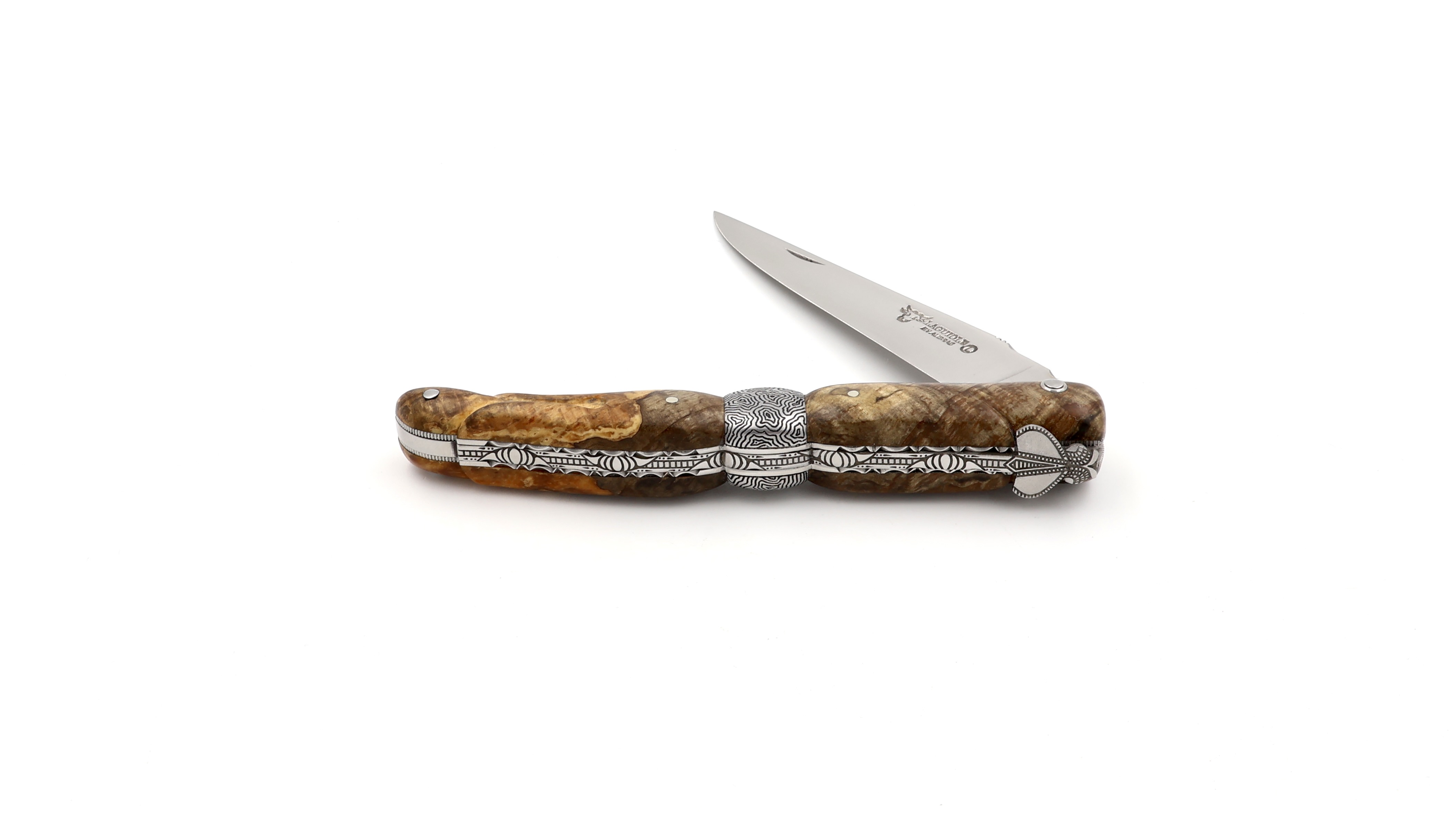 Laguiole en Aubrac Laguiole knife burl of beech wood 12 cm 