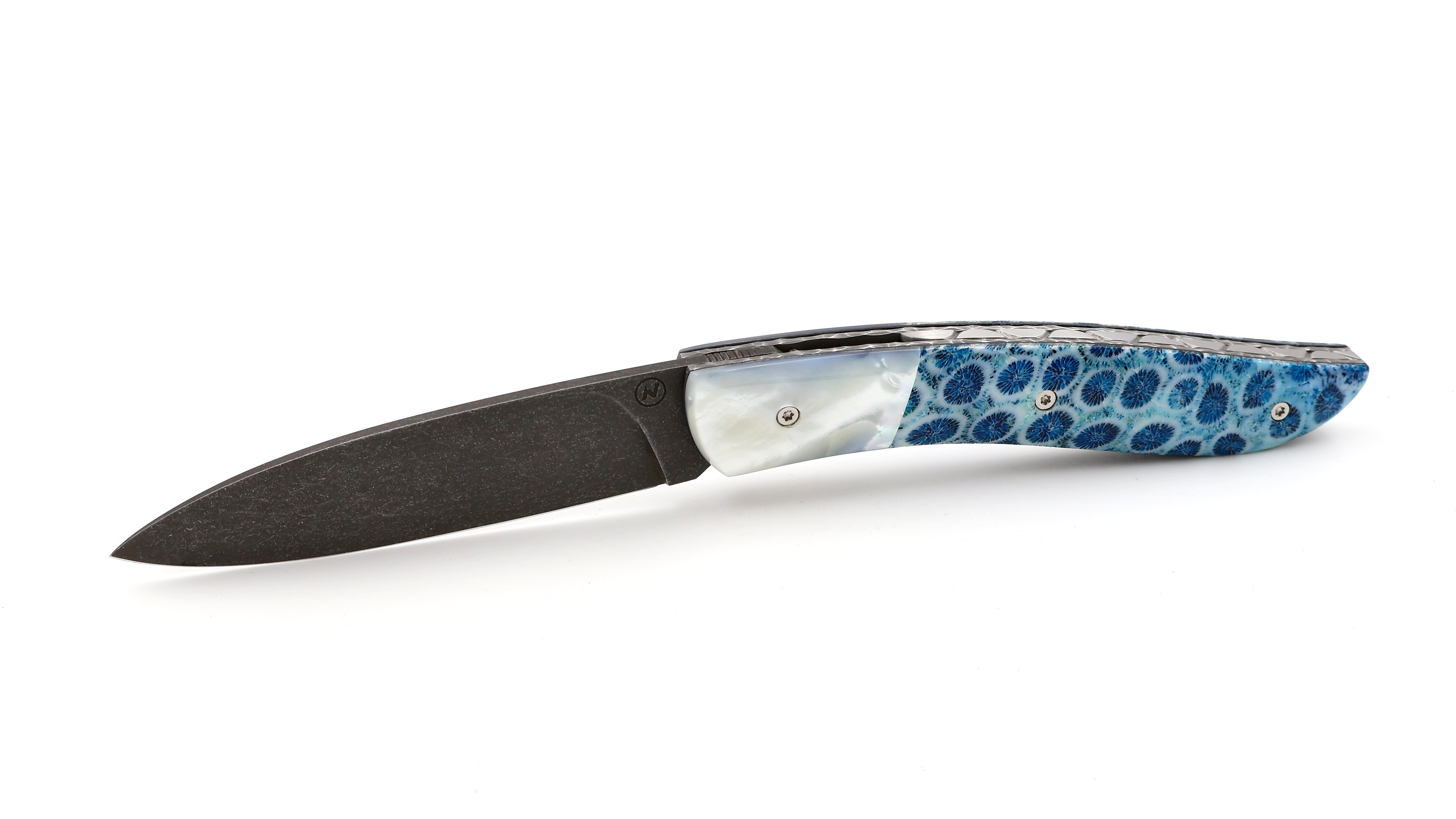Atelier NÉVÉ Tim Bernard mother of pearl and coral stonewashed blade