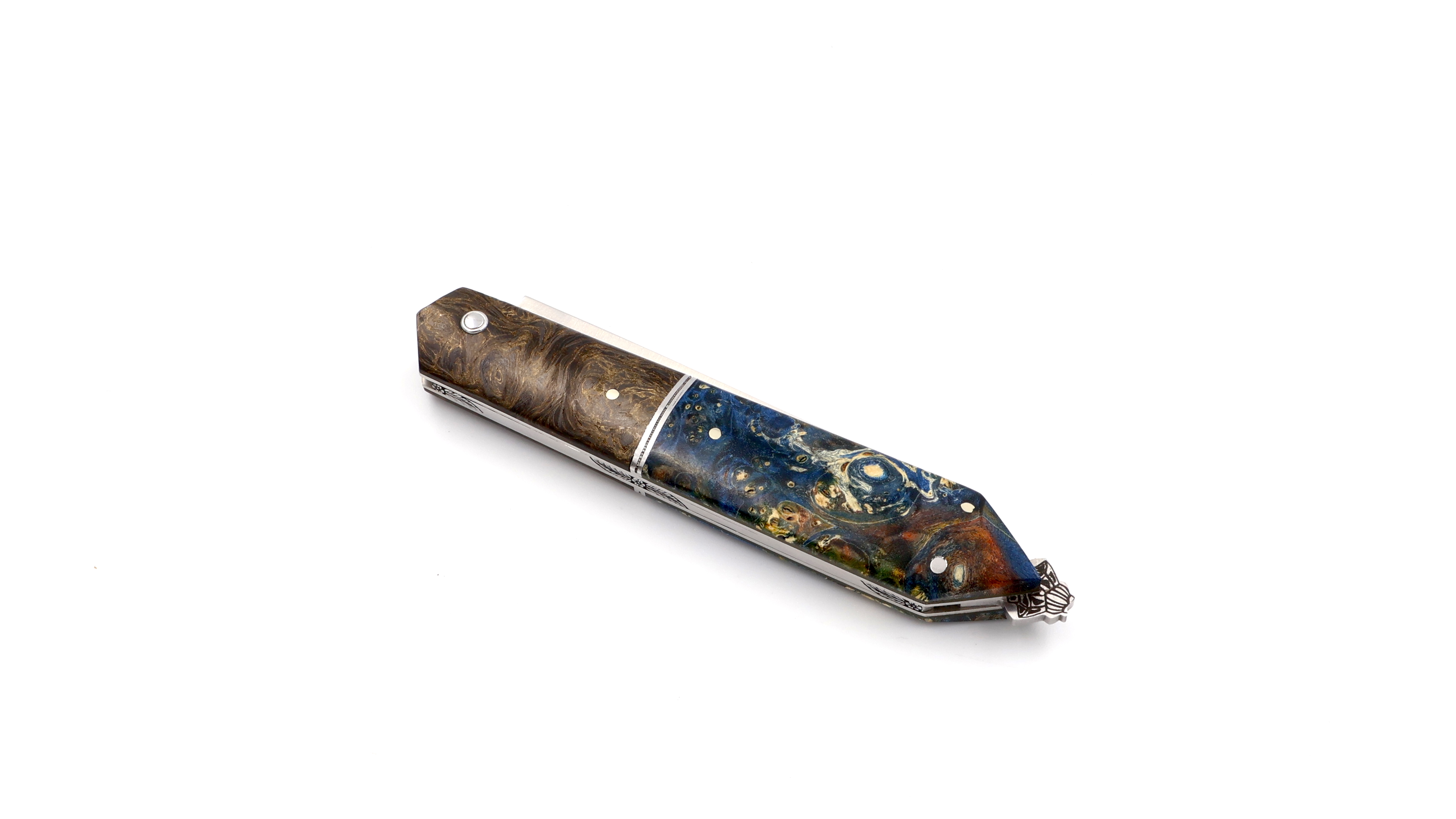 Laguiole en Aubrac BEE BACK unique piece carbonfiber and elder burlwood