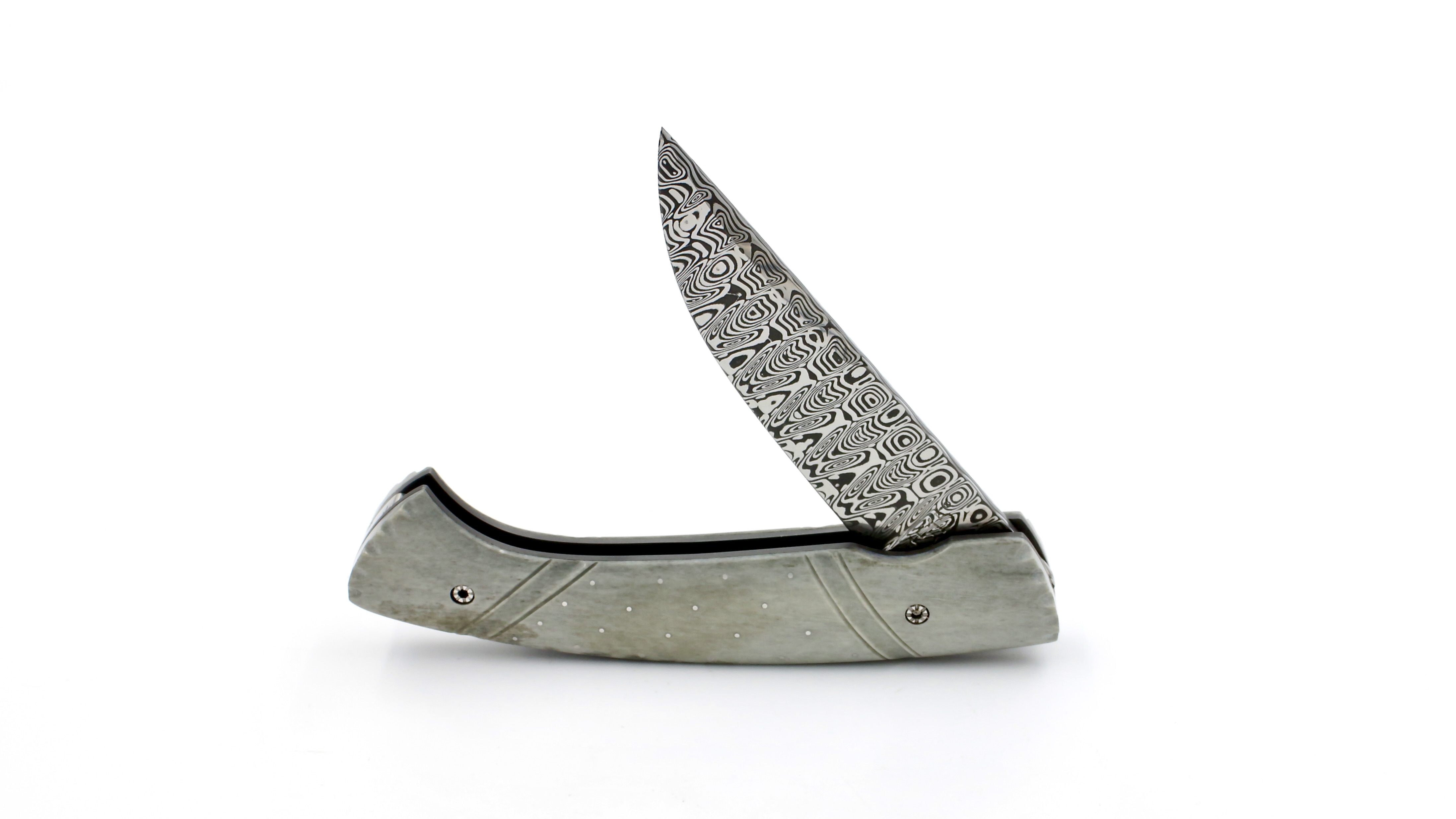 MANU LAPLACE 1515 INUIT CLOUTÉ Rentierknochen grau Damast