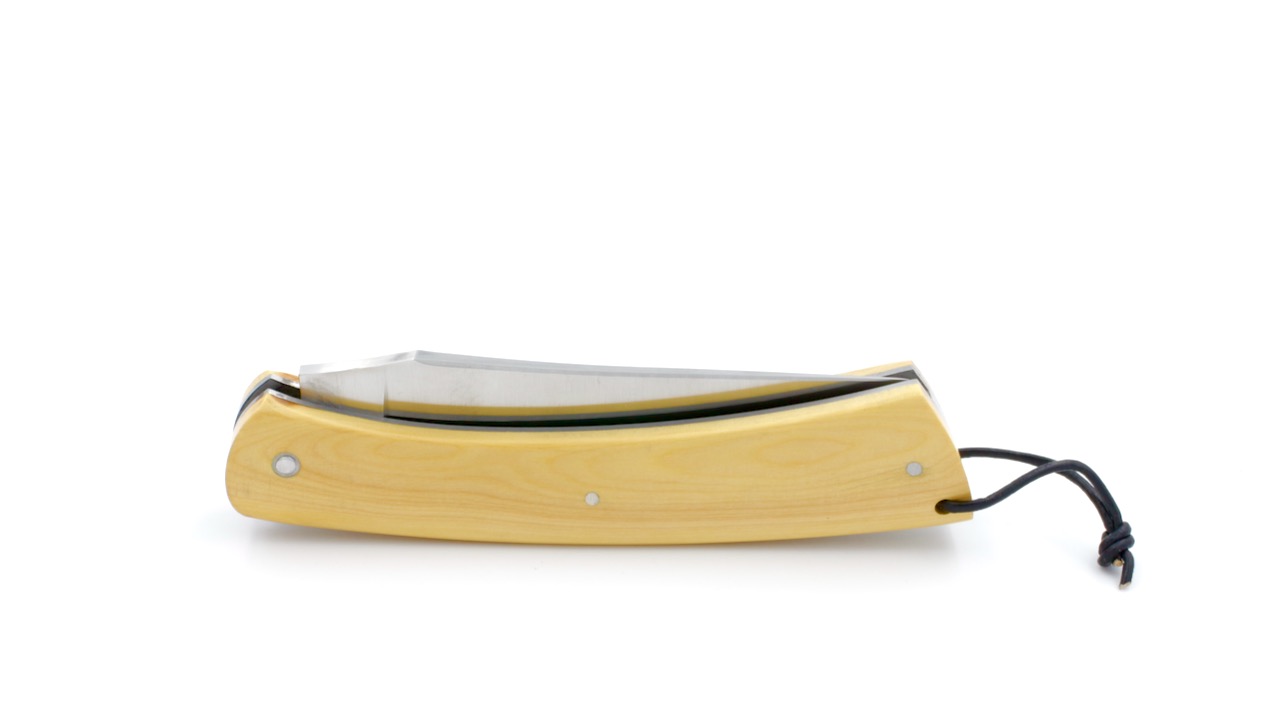 Laguiole en Aubrac CAMEMBERT knife boxwood
