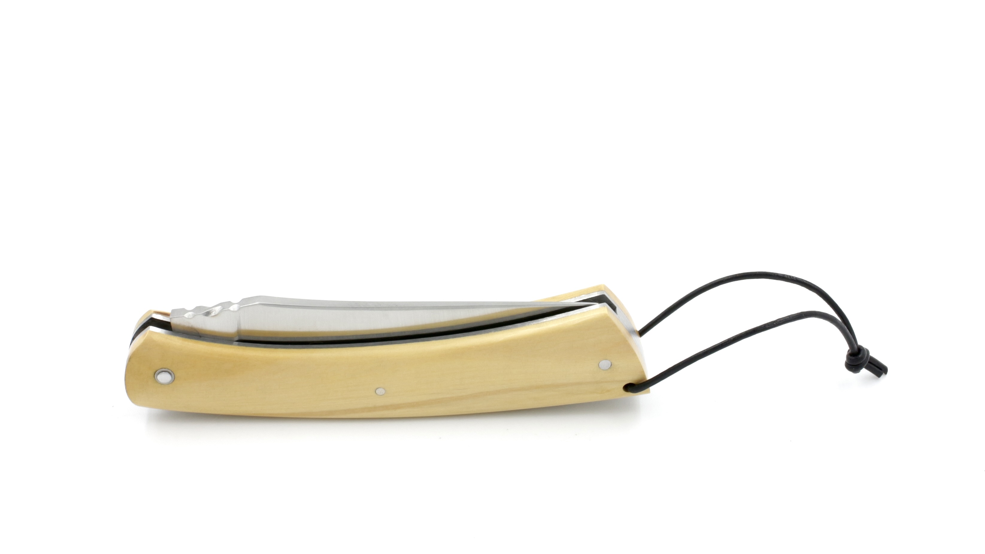 BF64E8E0-F6FD-42C3-AB3B-55C64921B742_1_201_a Laguiole en Aubrac CAMEMBERT knife boxwood with guillochage