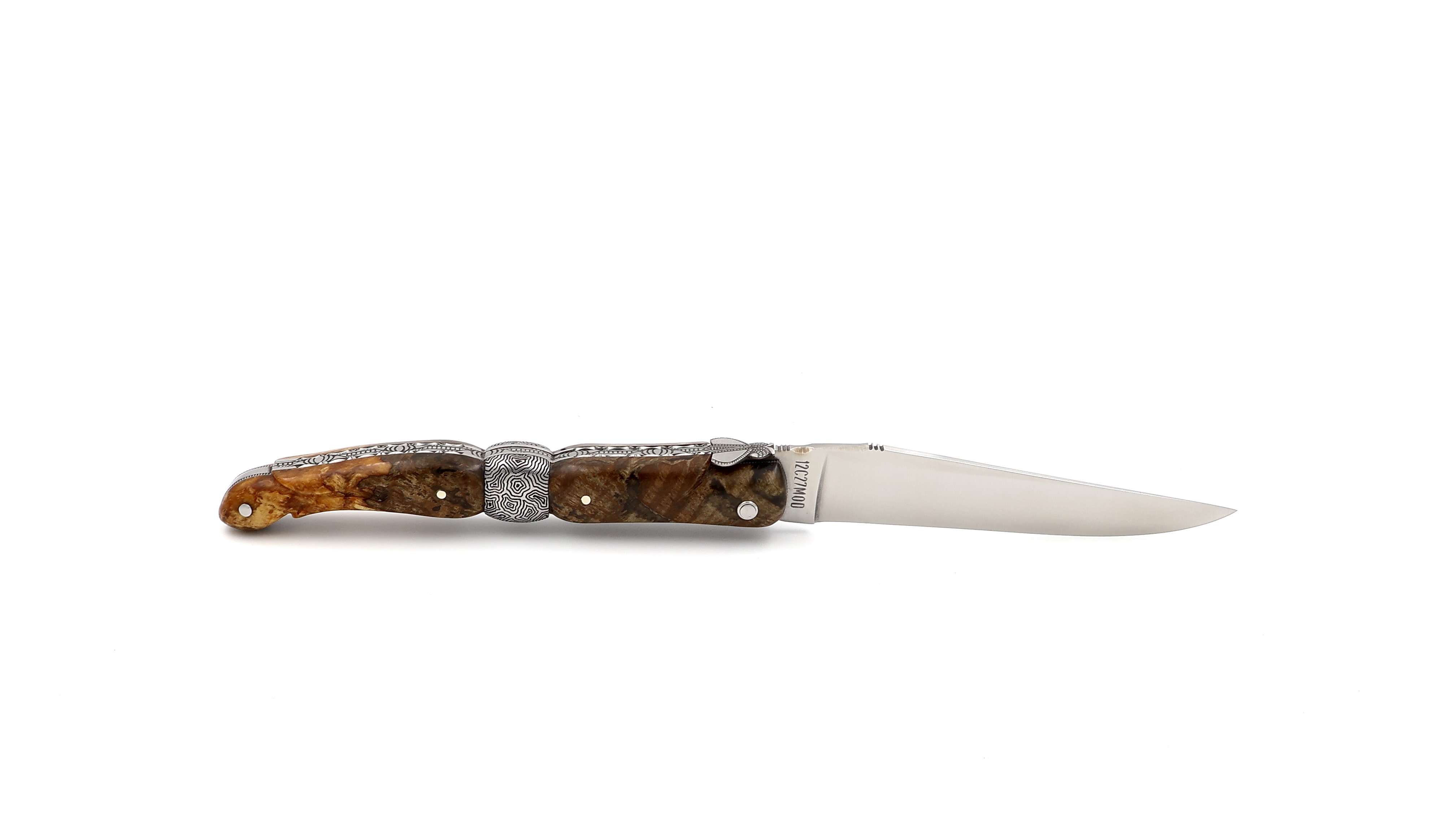 Laguiole en Aubrac Laguiole knife burl of beech wood 12 cm 