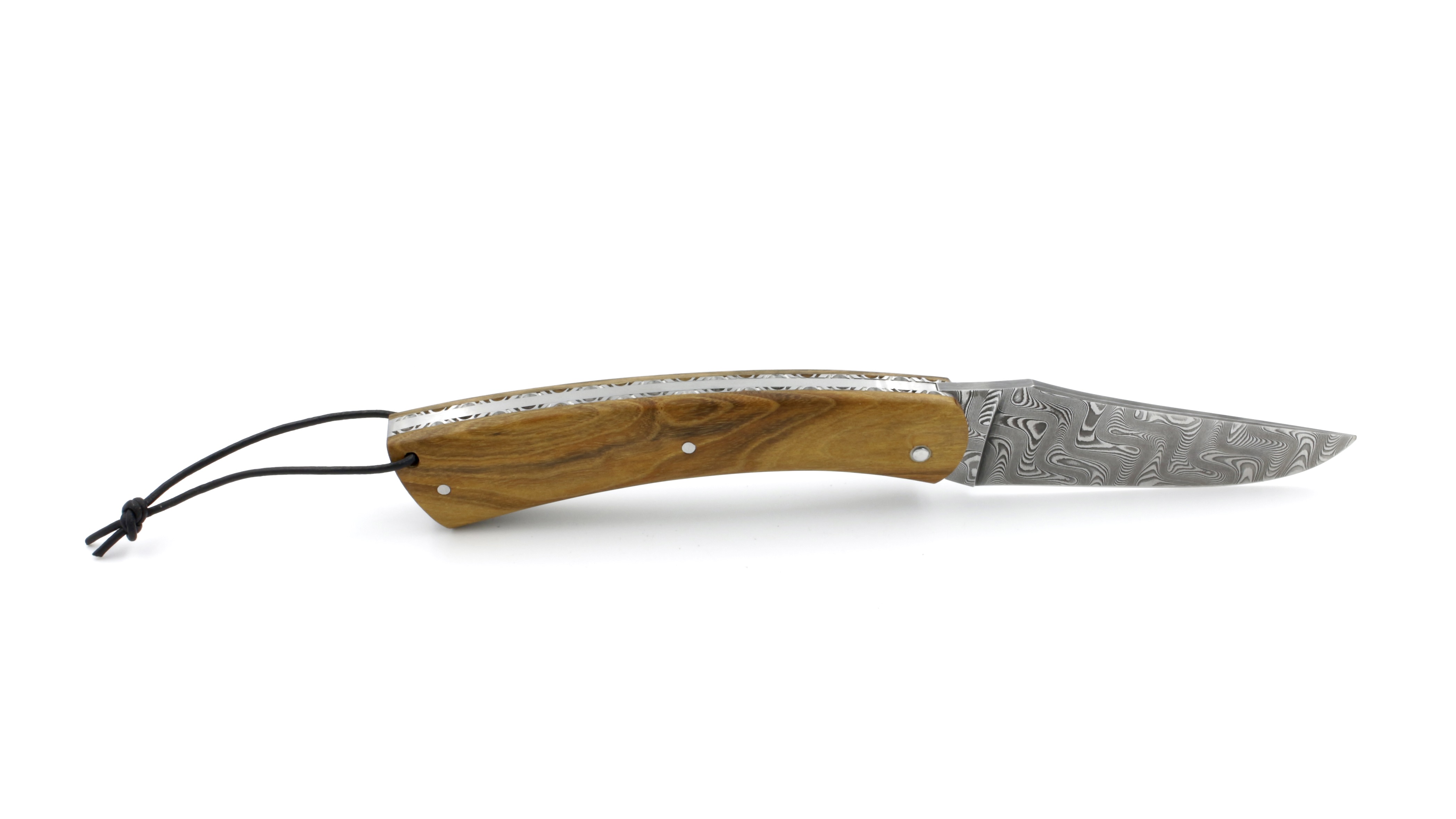 Laguiole en Aubrac CAMEMBERT knife pistazio with guillochage DSC® Carbondamast