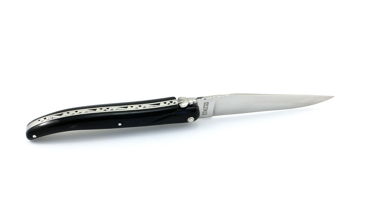 Laguiole en Aubrac buffalo horn full handle 12 cm
