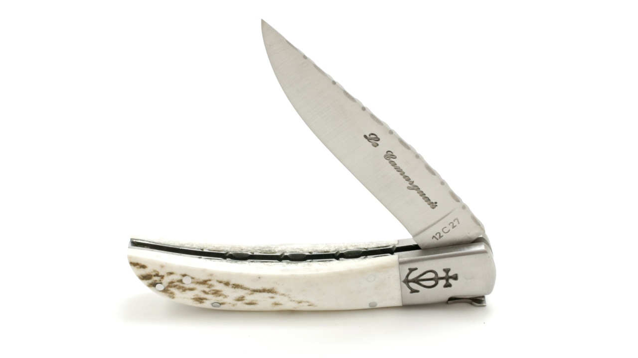Le Camarguais knife stag horn with chiseled plates and blade 12 cm