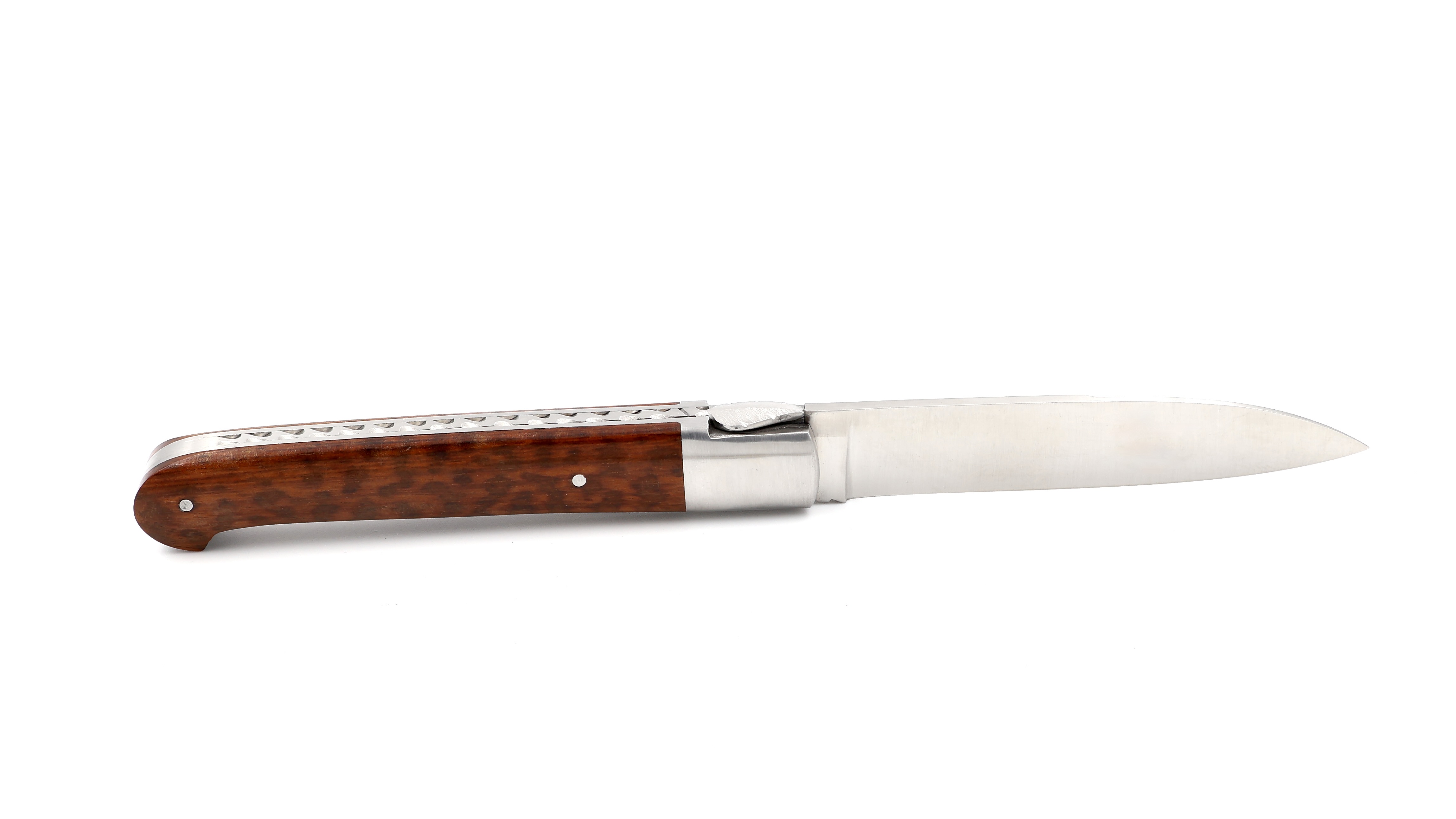 Sauveterre knife chiseled snake wood 