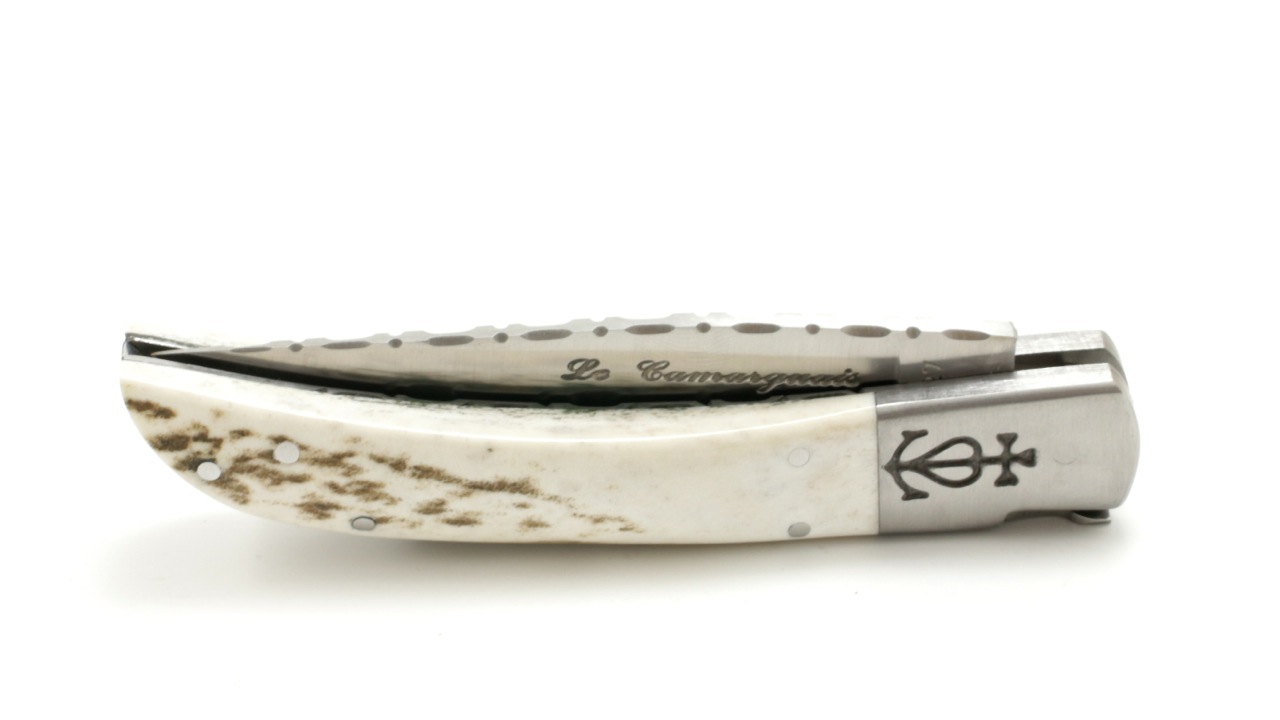 Le Camarguais knife stag horn with chiseled plates and blade 12 cm