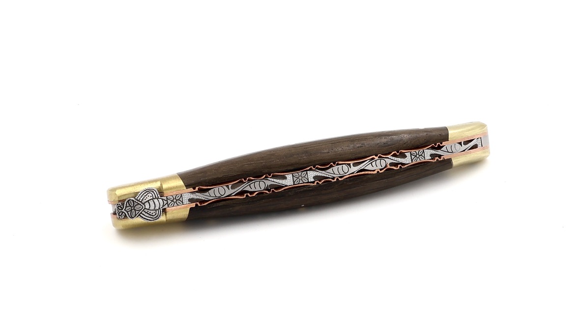 Laguiole en Aubrac knife BIJOU bog oak with chiseled plates 12 cm