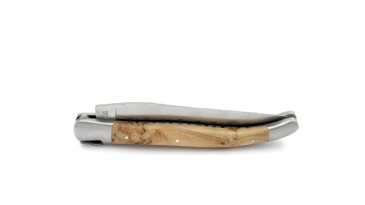 DEB8FF69-F856-456F-B33F-0720DC59B4D1_1_105_c Laguiole en Aubrac Wacholder komplett guillochiert 12 cm