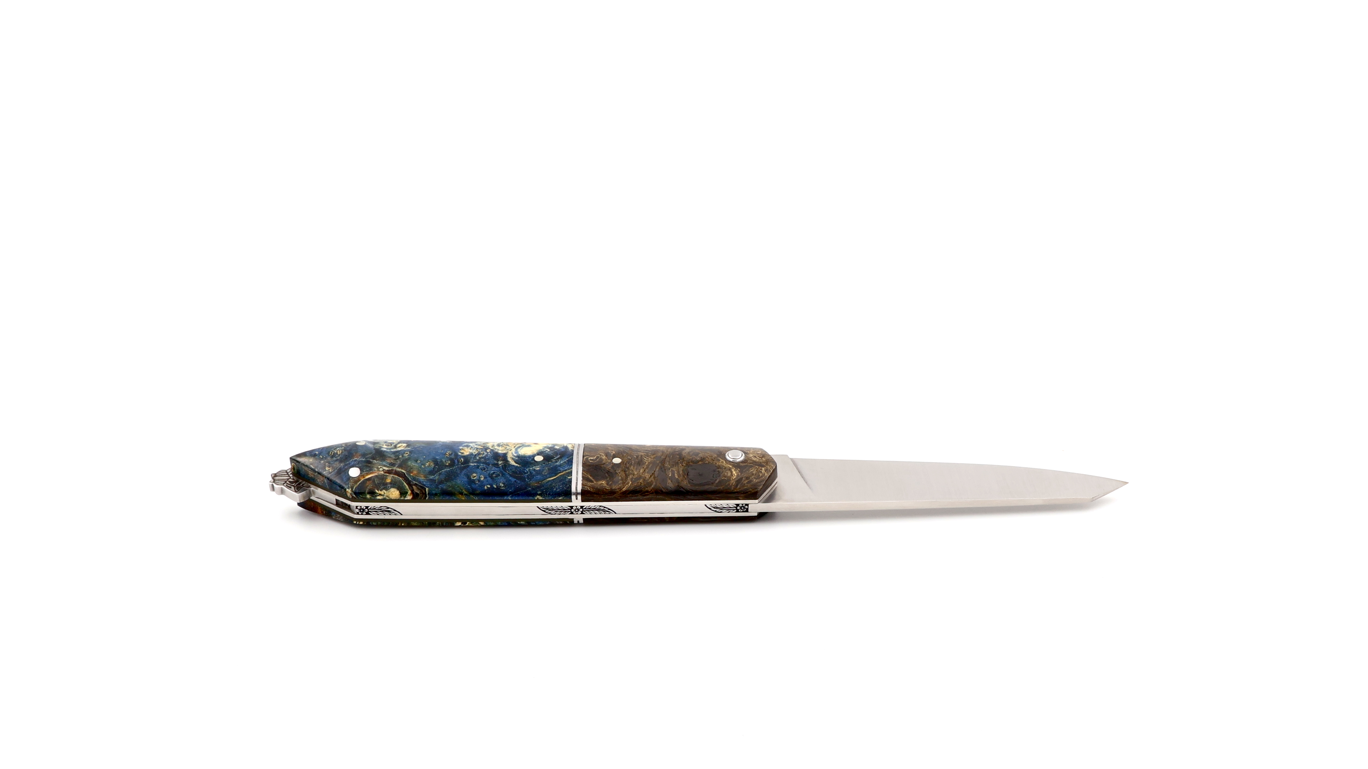 Laguiole en Aubrac BEE BACK unique piece carbonfiber and elder burlwood