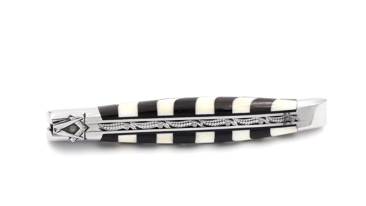 Laguiole en Aubrac freemason cow bone and Ebony  DSC® damascus 12 cm Laguiole en Aubrac freemason cow bone and Ebony  DSC® damascus 12 cm