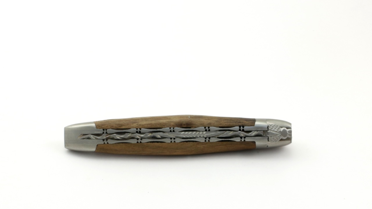 Laguiole en Aubrac double plate knife jap. damascus Walnut root wood 12 cm