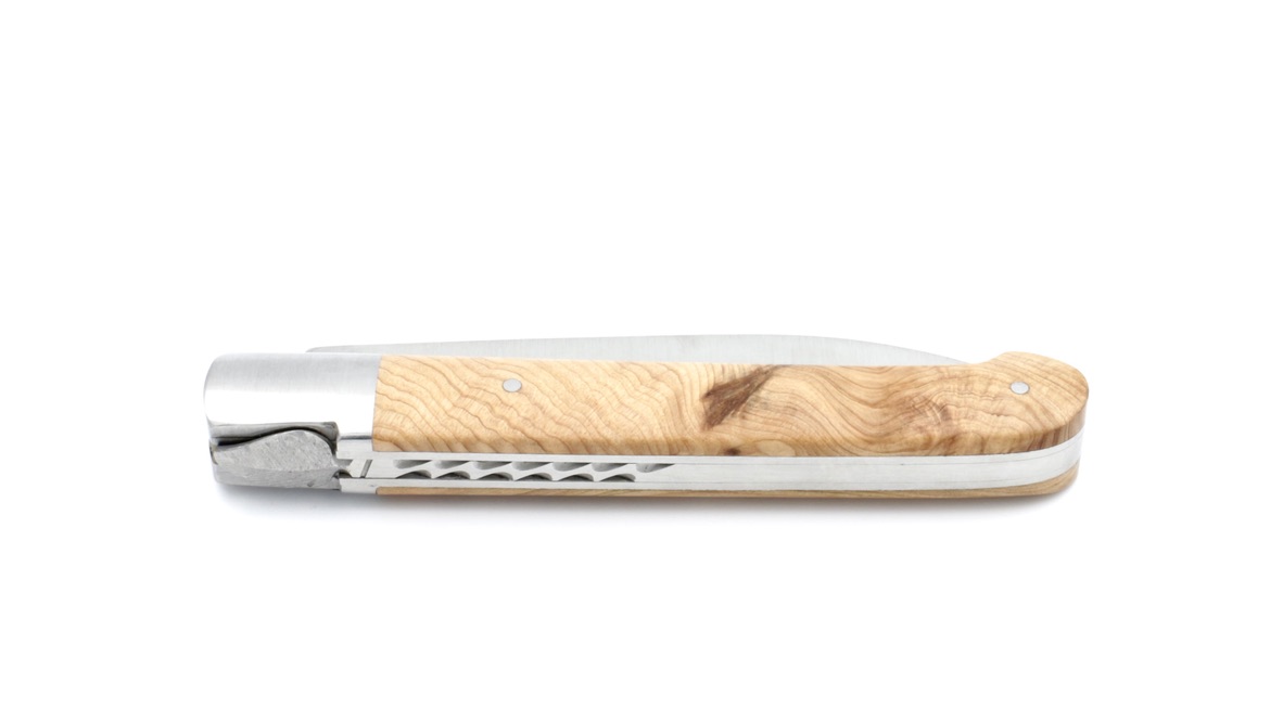 Sauveterre knife chiseled juniper