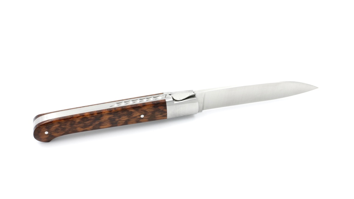 Sauveterre knife chiseled snake wood 