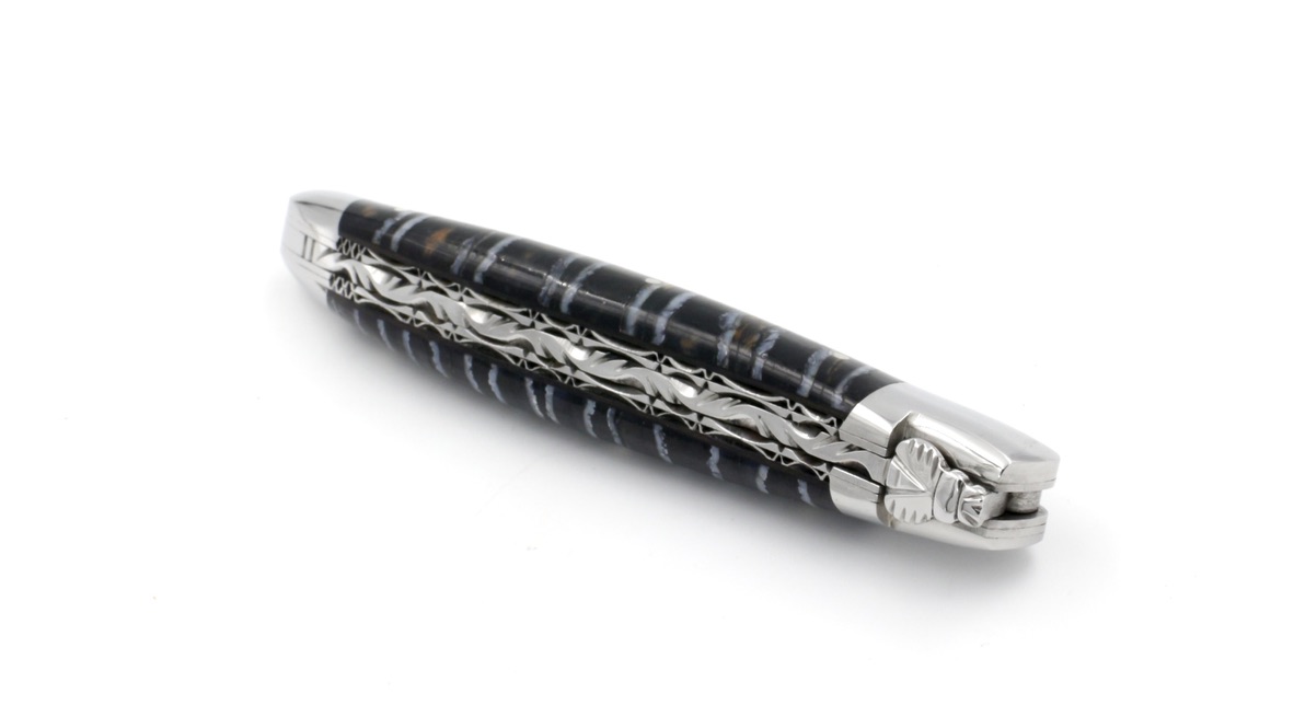 0AE41678-B9DA-4CCE-91EE-67944AFFEFE1_1_105_c Laguiole en Aubrac jap. Damastklinge Mammutbackenzahn blau Doppelplatine 12 cm
