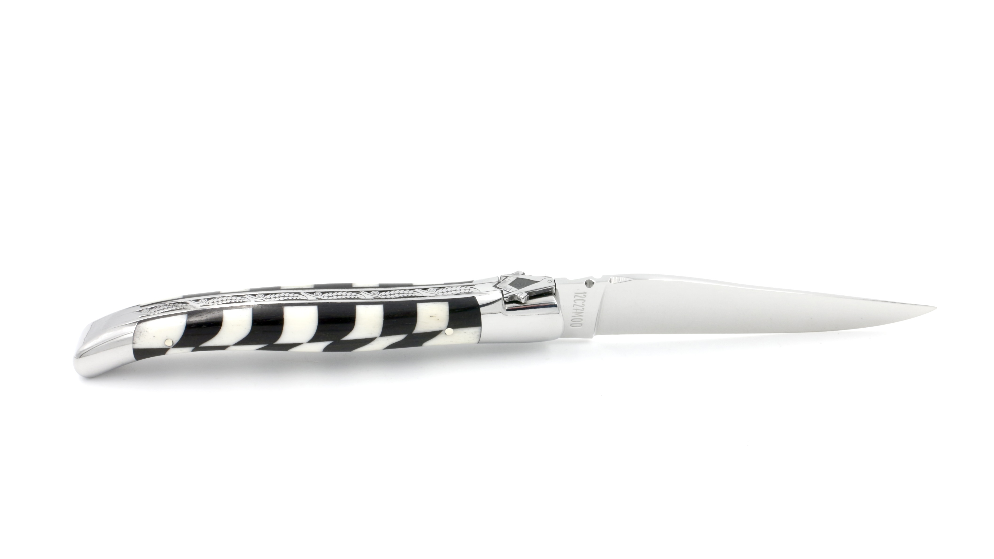 Laguiole en Aubrac freemason cow bone onto Ebony 12 cm