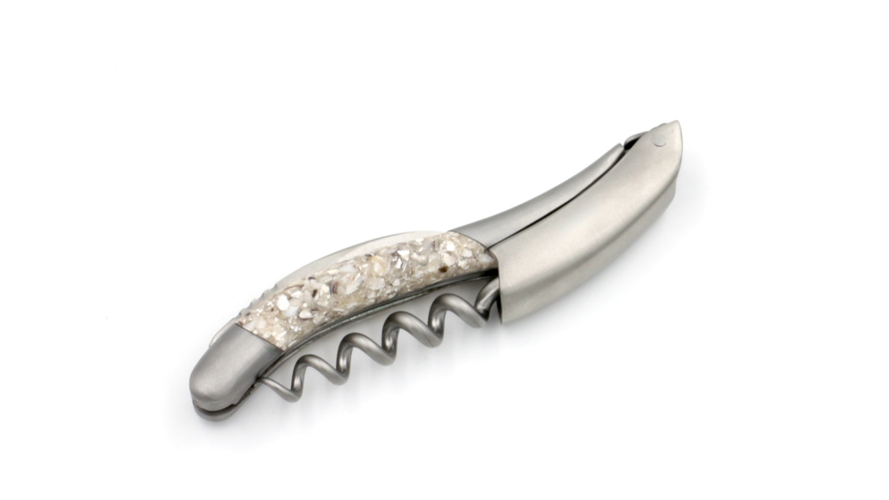 IMG_3252 Laguiole en Aubrac Laguiole Sommelier knife oyster shells