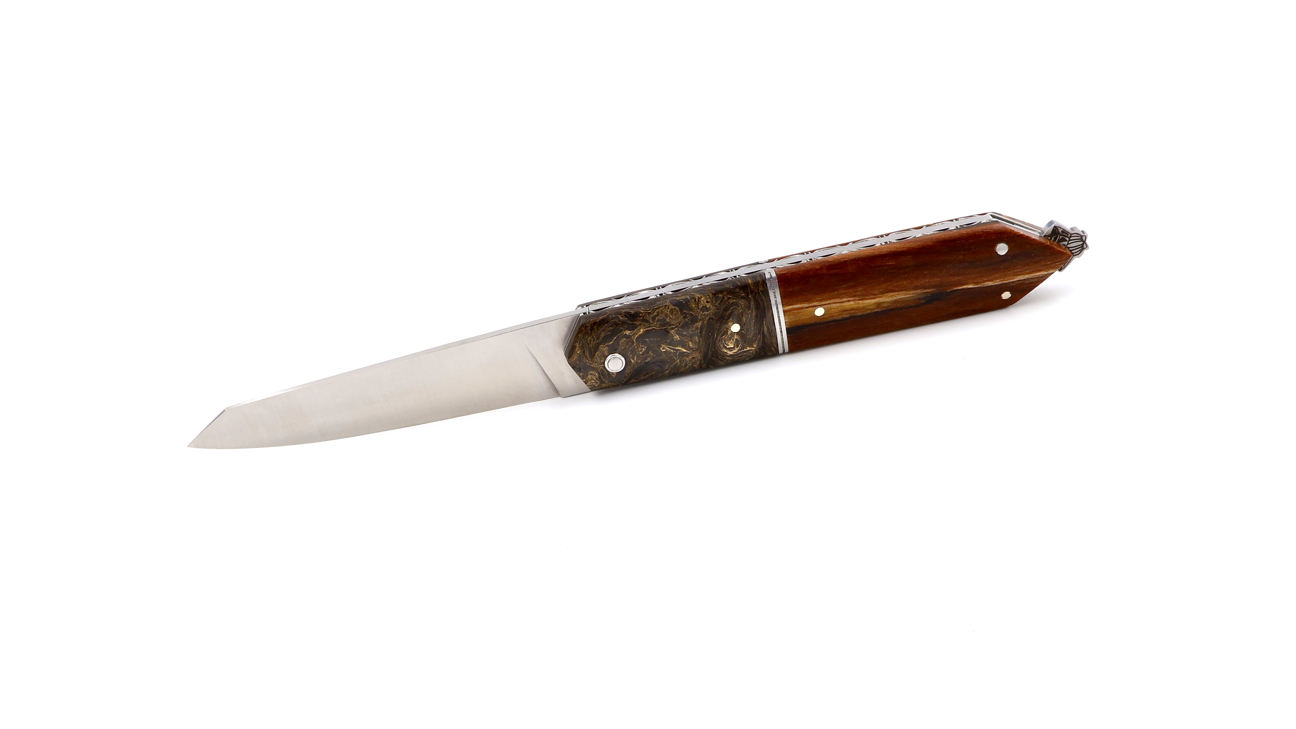 Laguiole en Aubrac BEE BACK unique piece carbonfiber and Aubrac wood 