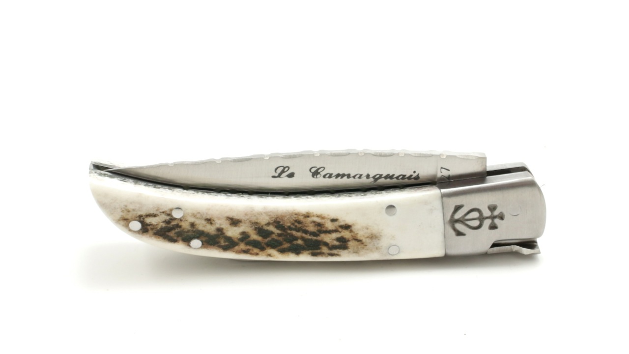 20093C Le Camarguais knife stag horn with chiseled plates and blade 10 cm