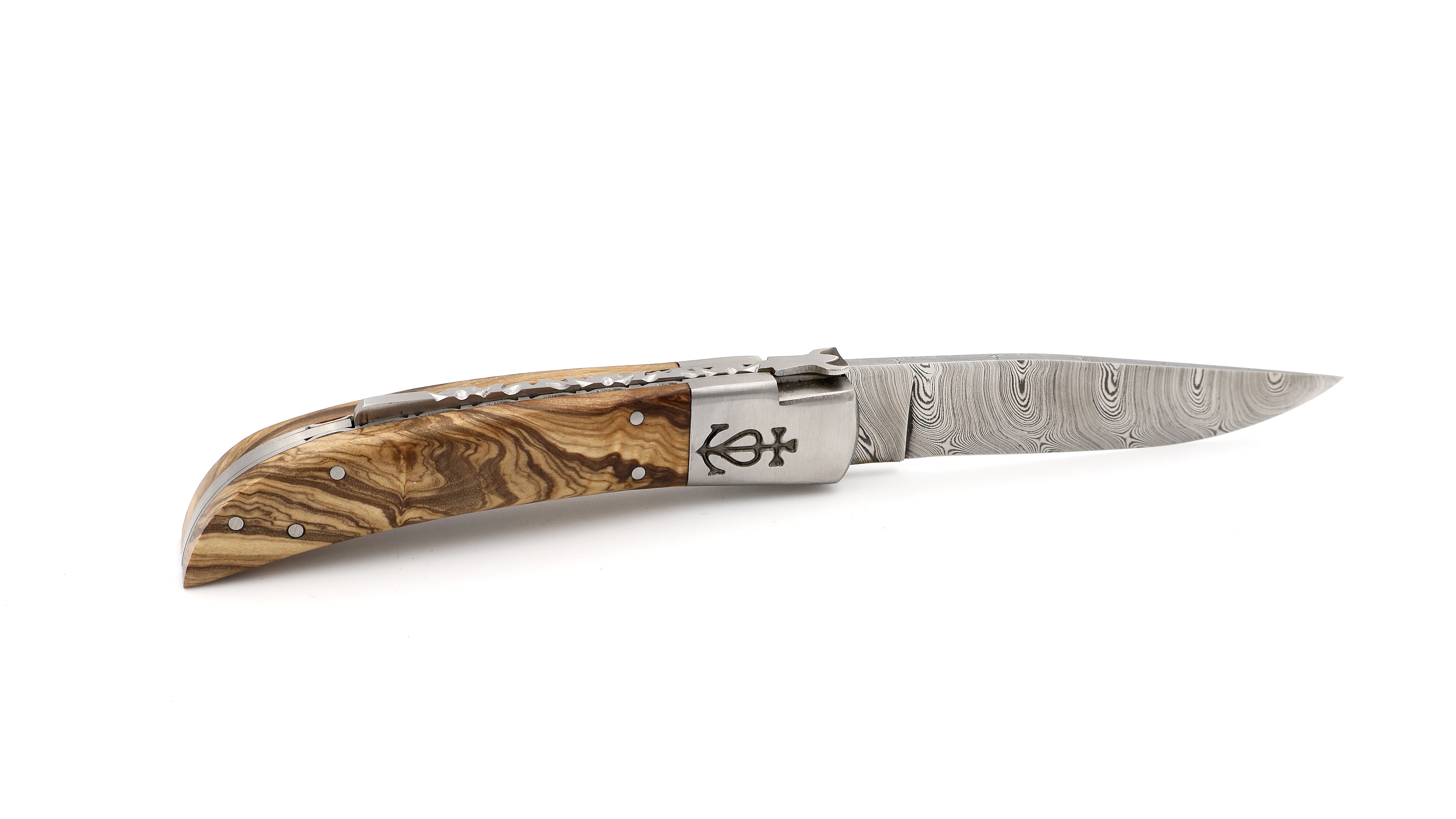 Le Camarguais knife olive wood with chiseled plates damascus 12 cm