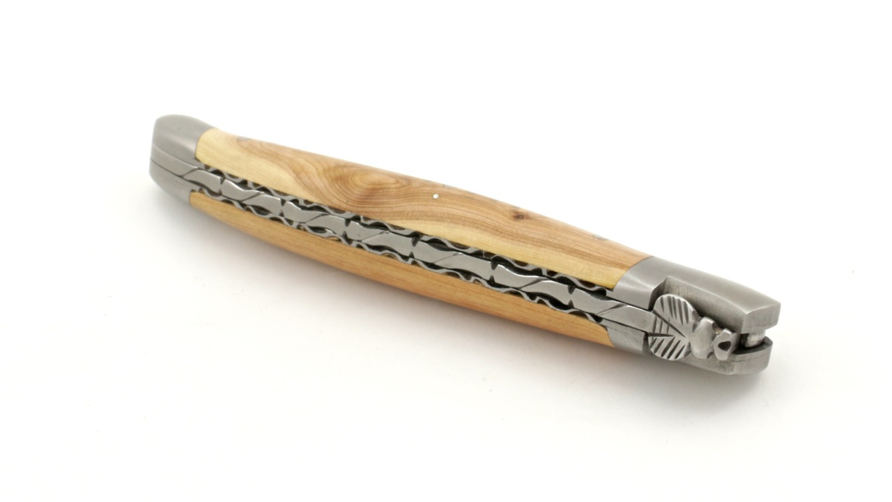 Laguiole en Aubrac Brut de Forge Juniper with chiseled plates mat 12 cm