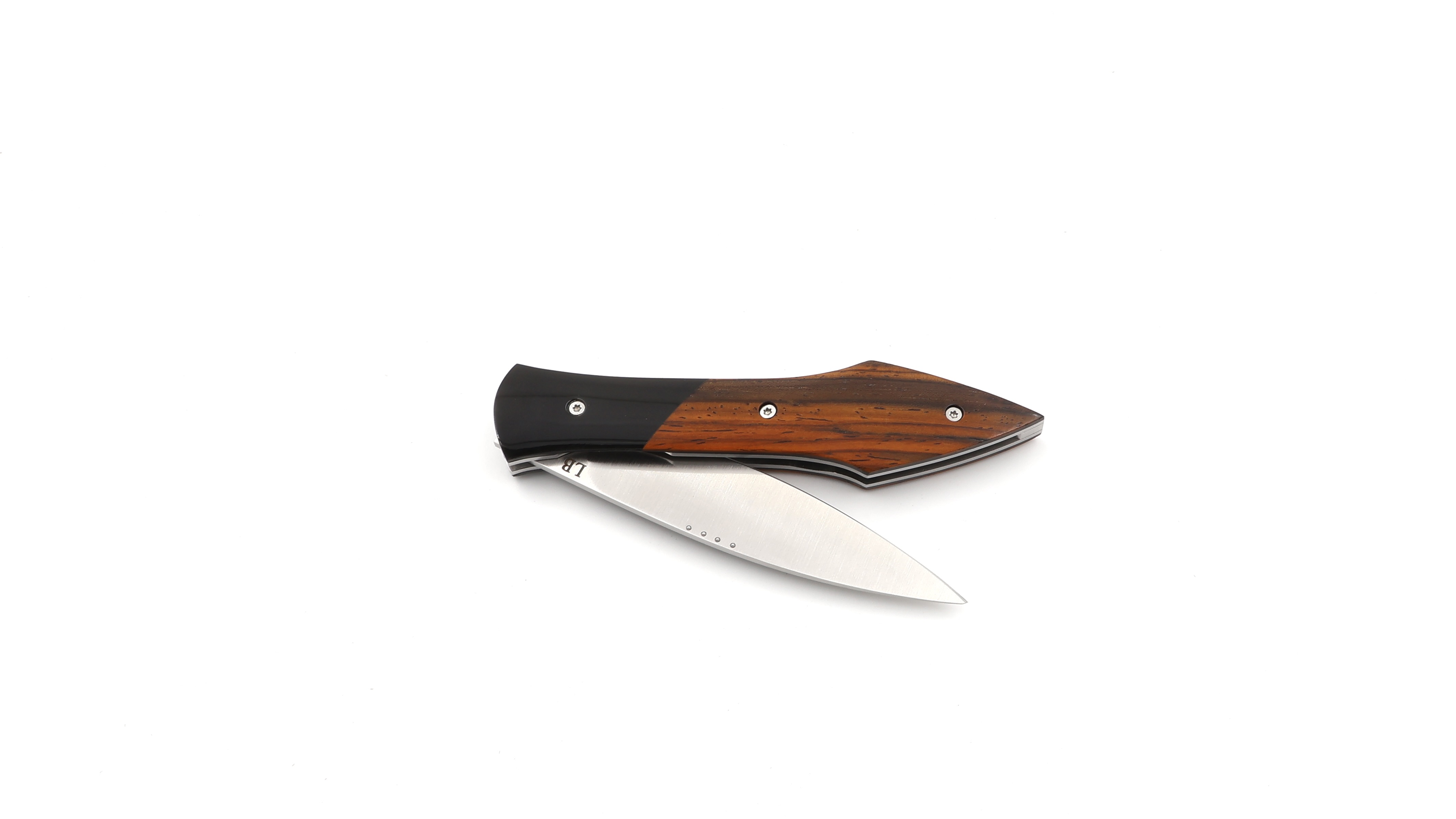 Laraud Blades L’Oegopsyde buffalohorn amd cocobolo wood