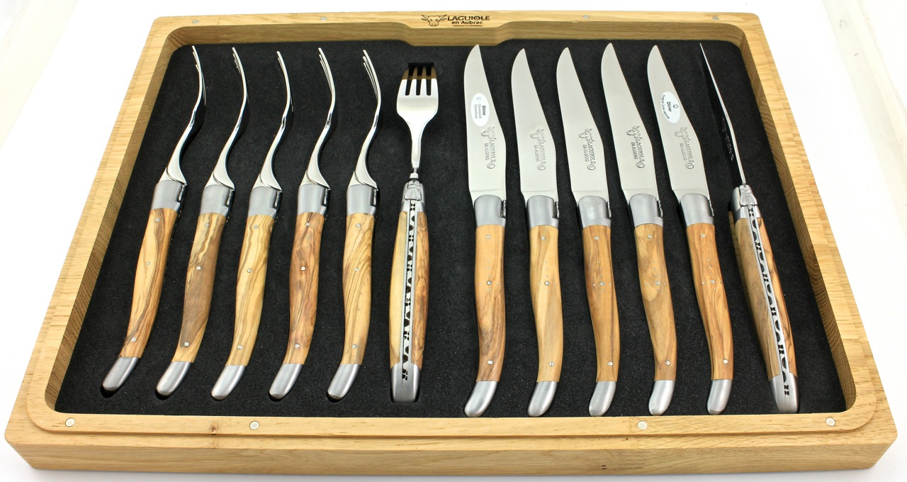 Laguiole en Aubrac Laguiole cutlery Set of 12 Olivewood