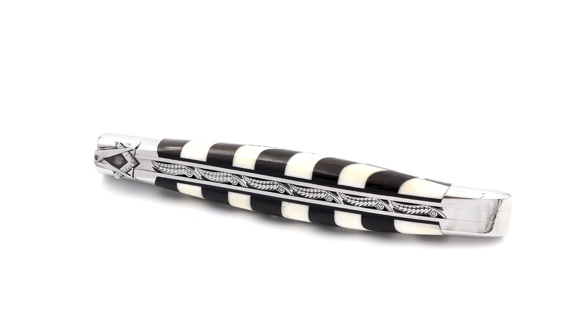 Laguiole en Aubrac freemason cow bone and Ebony  DSC® damascus 12 cm Laguiole en Aubrac freemason cow bone and Ebony  DSC® damascus 12 cm