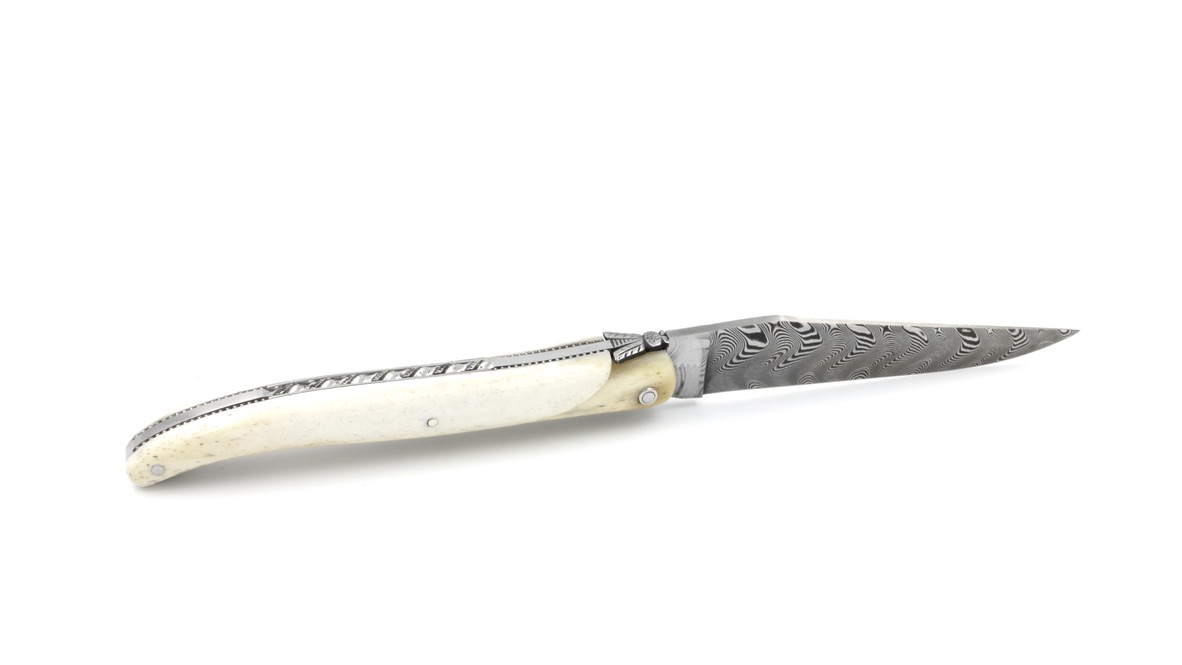 Laguiole en Aubrac Modell Perle DSC® Carbon Damast Knochen guillochiert massiver Griff 12 cm