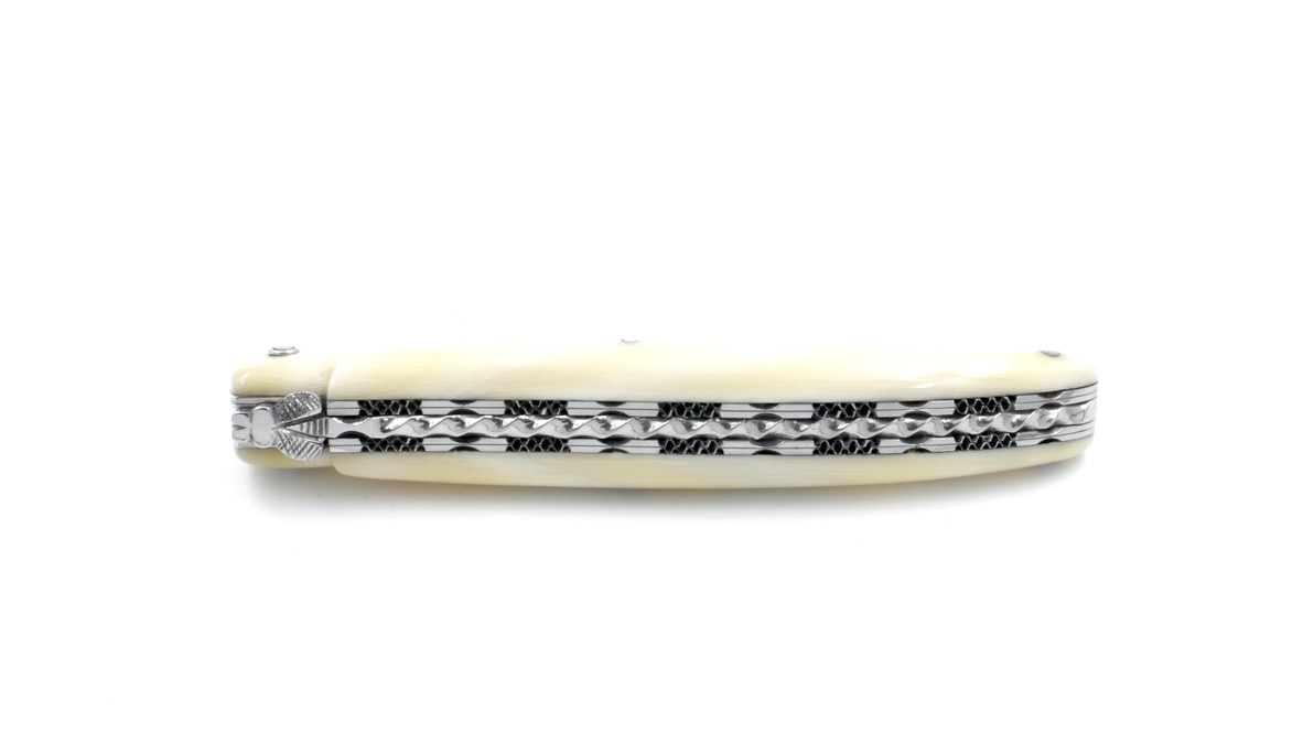 Laguiole en Aubrac Spiralfeder helle Hornspitze massiv Doppelplatine 12 cm