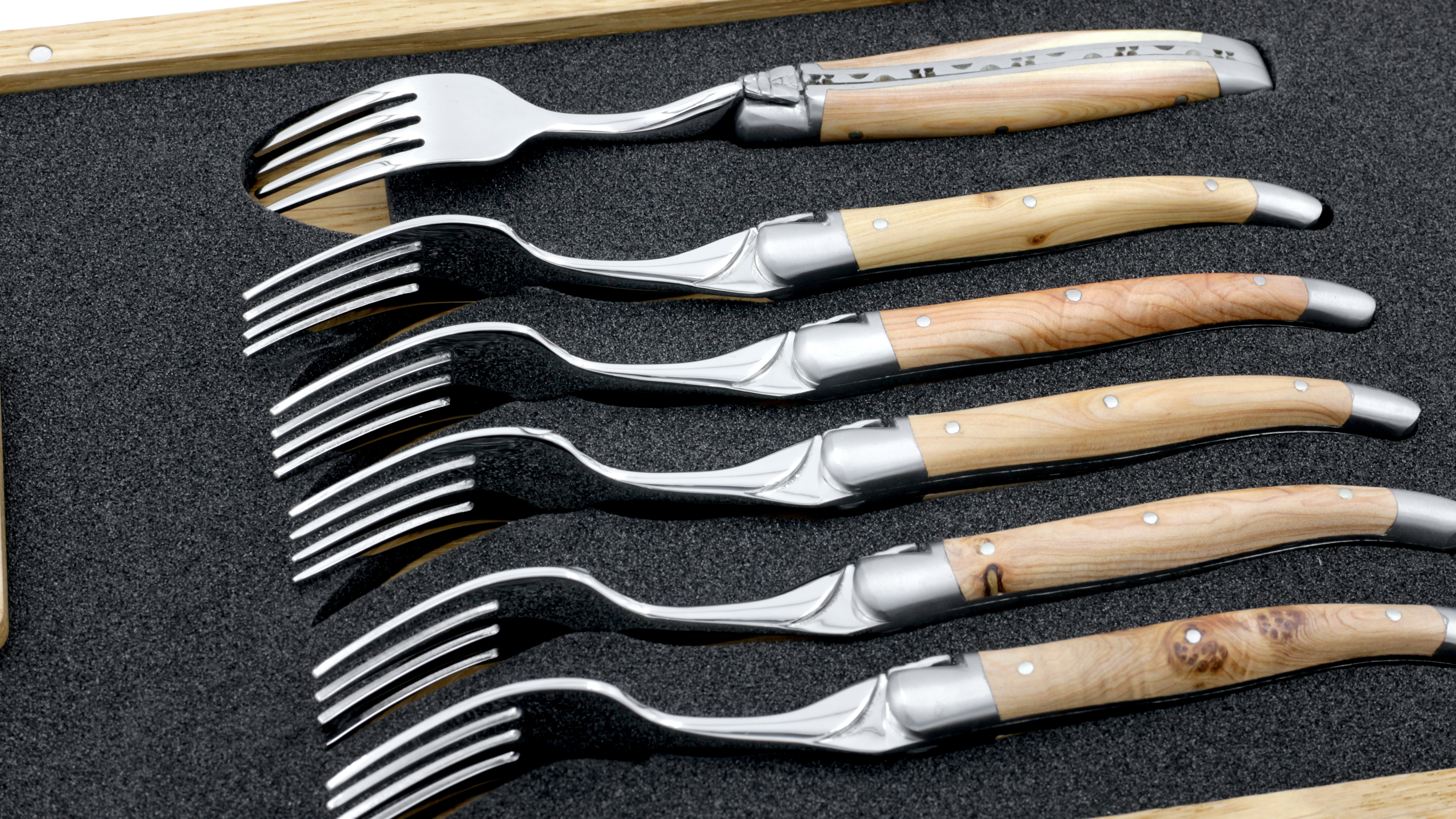 Laguiole en Aubrac Laguiole dessert forks juniper