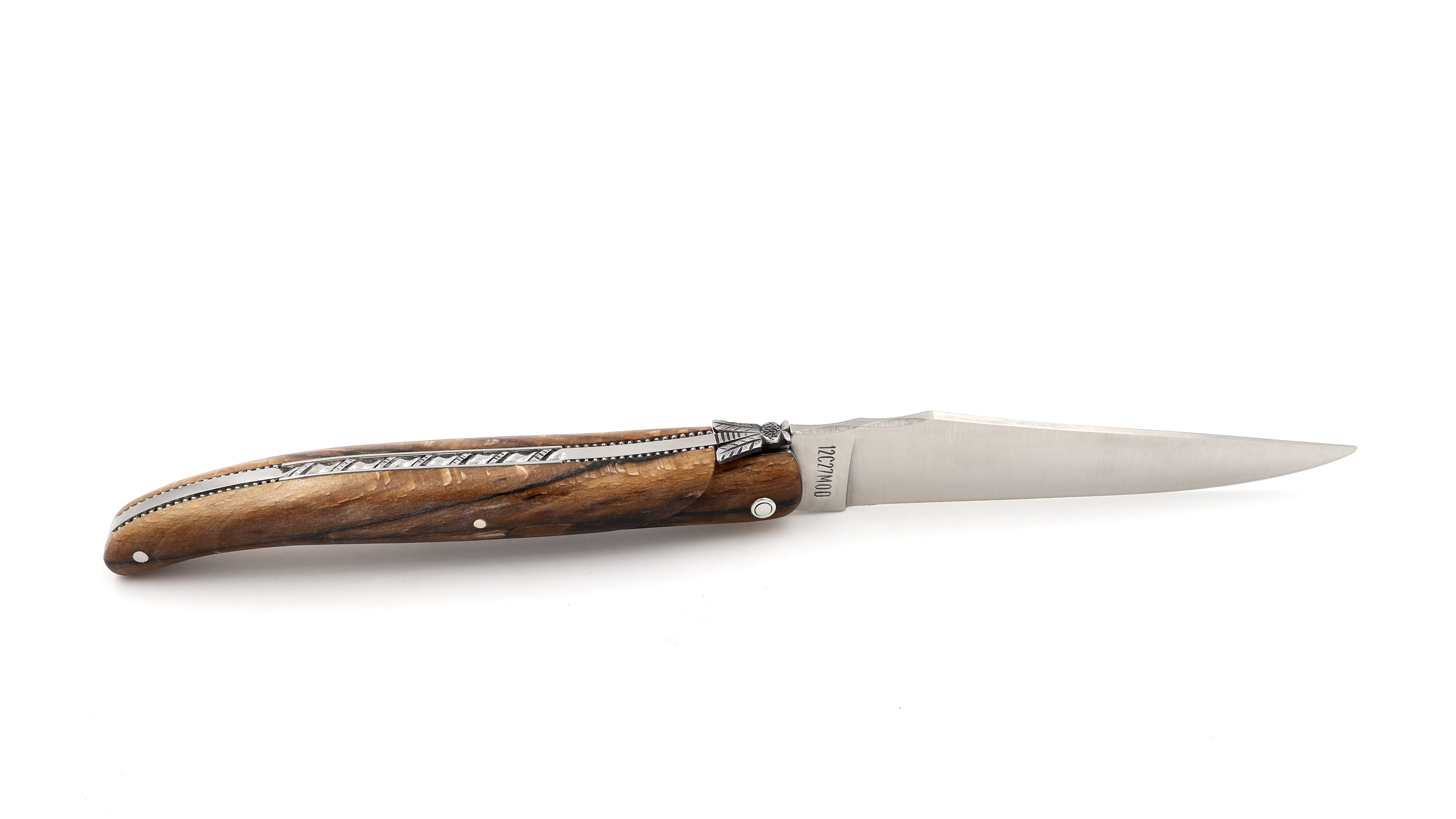 Laguiole en Aubrac aubrac wood pearl full handle chisled plates 12 cm