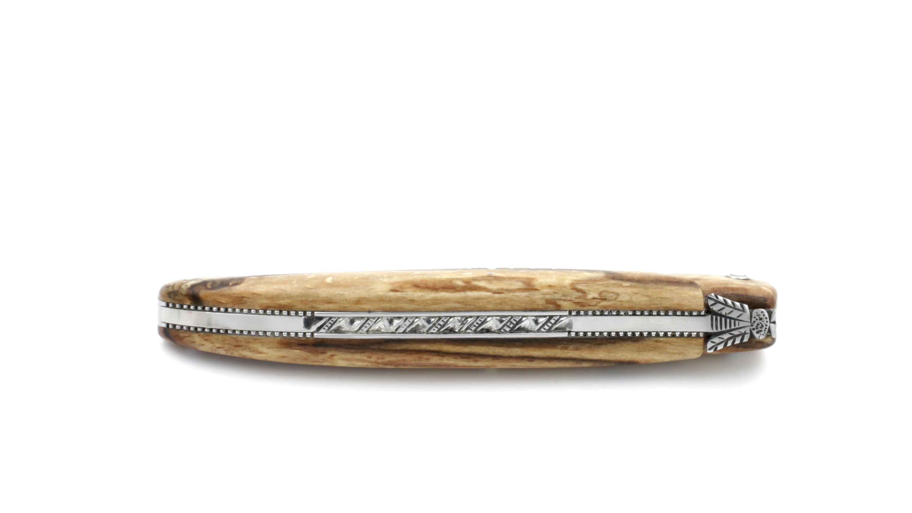 Laguiole en Aubrac aubrac wood pearl full handle chisled plates 12 cm