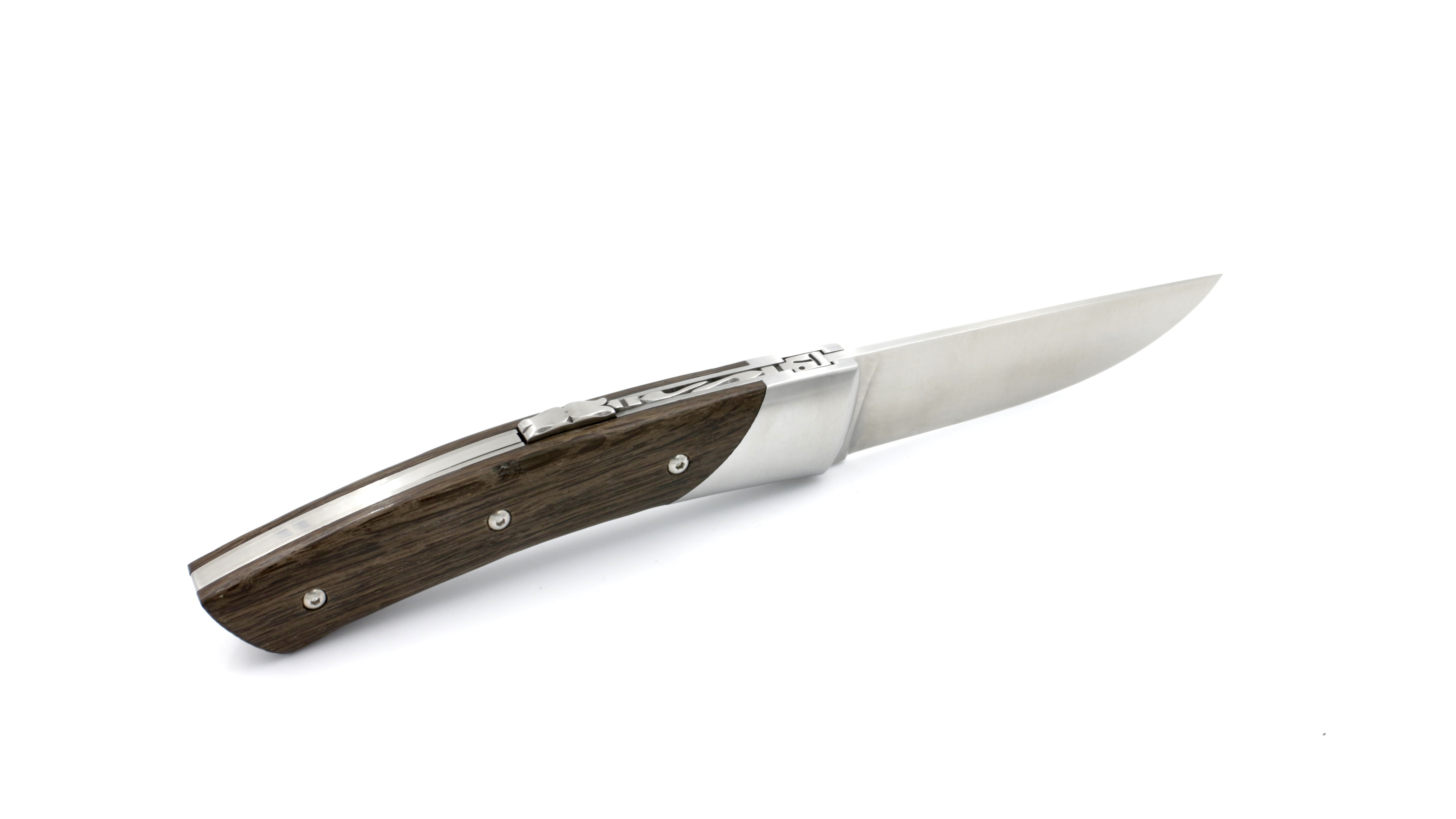 663BF5D0-2A4C-4DA7-93A9-B9010204D6EE_1_201_a Chambriard LE TRAPPEUR Mooreiche