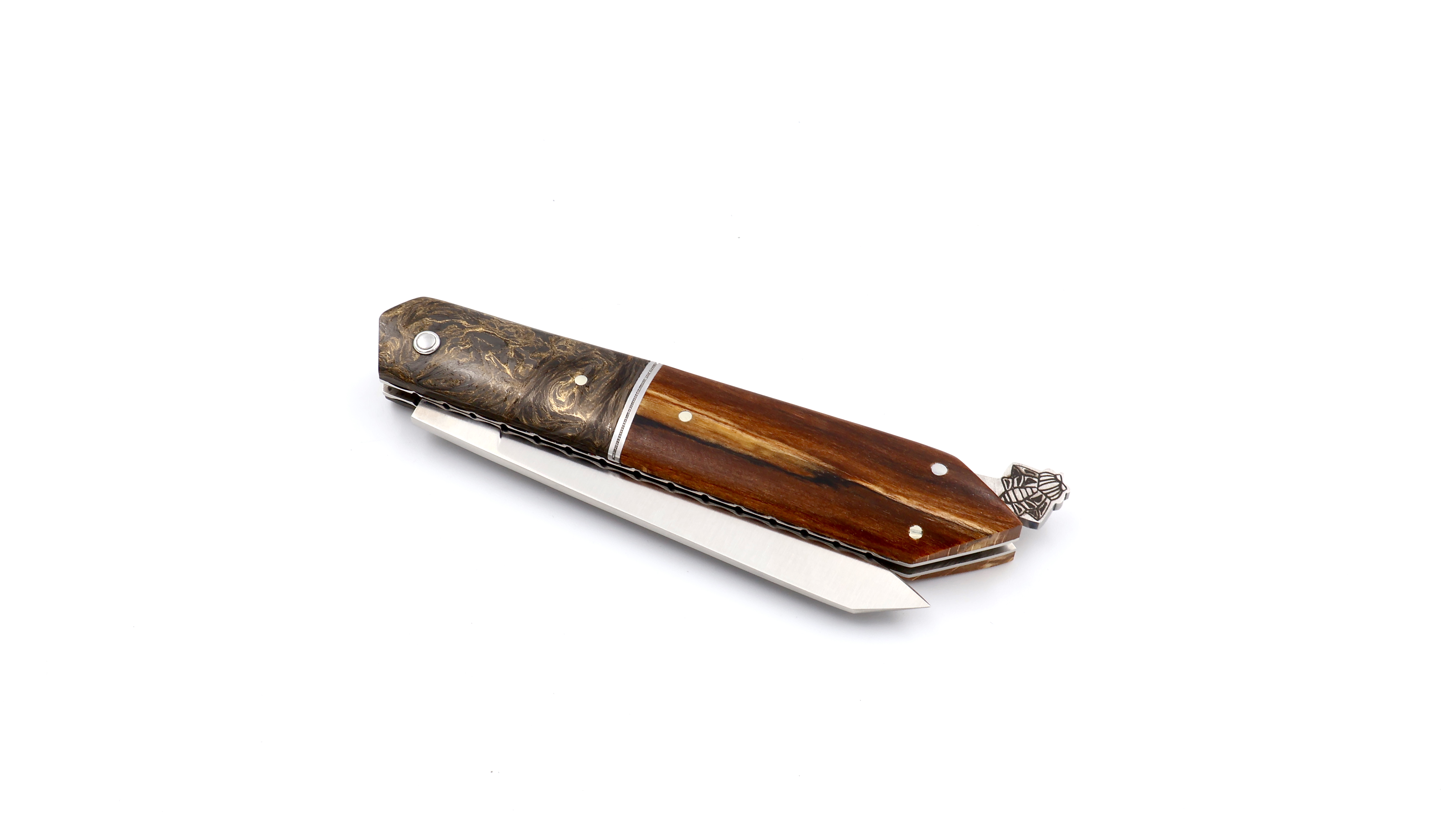 Laguiole en Aubrac BEE BACK unique piece carbonfiber and Aubrac wood 