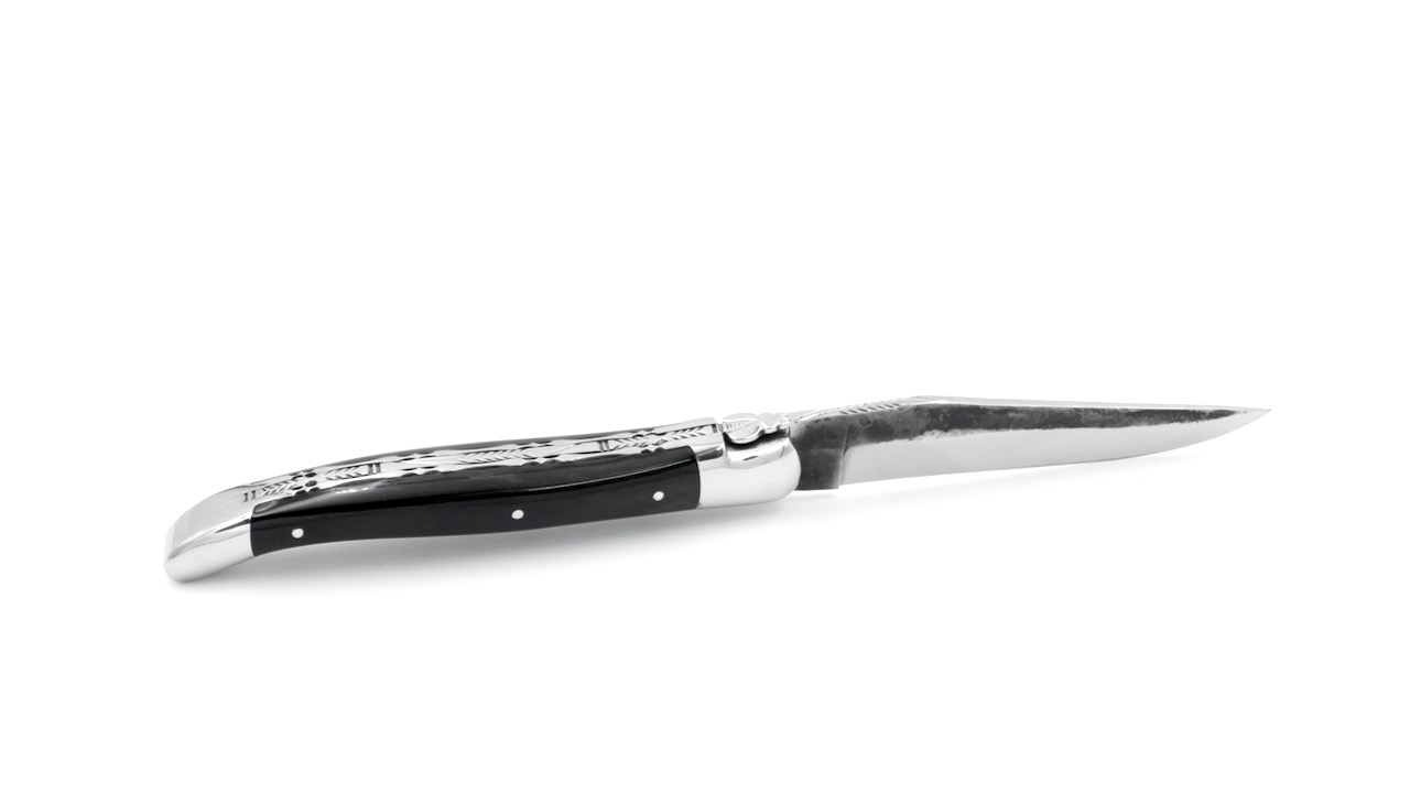 Laguiole en Aubrac double plate knife Brut de Forge buffalo horn 12 cm