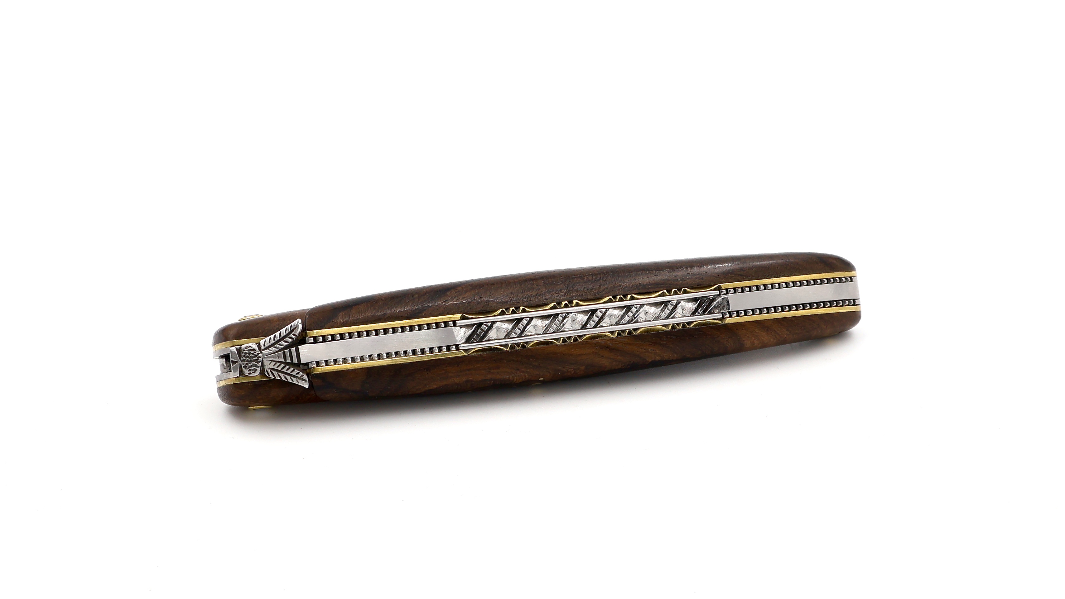 Laguiole en Aubrac "Pearl" full handle doubel plates bi-color walnut burlwood 12 cm