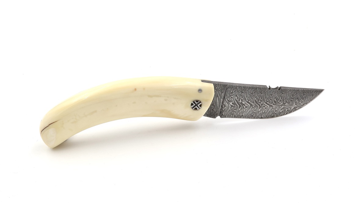 Coutellerie du Lotus Cornicciolu Wüstenwarzenschwein Elfenbein Explosions-Damast